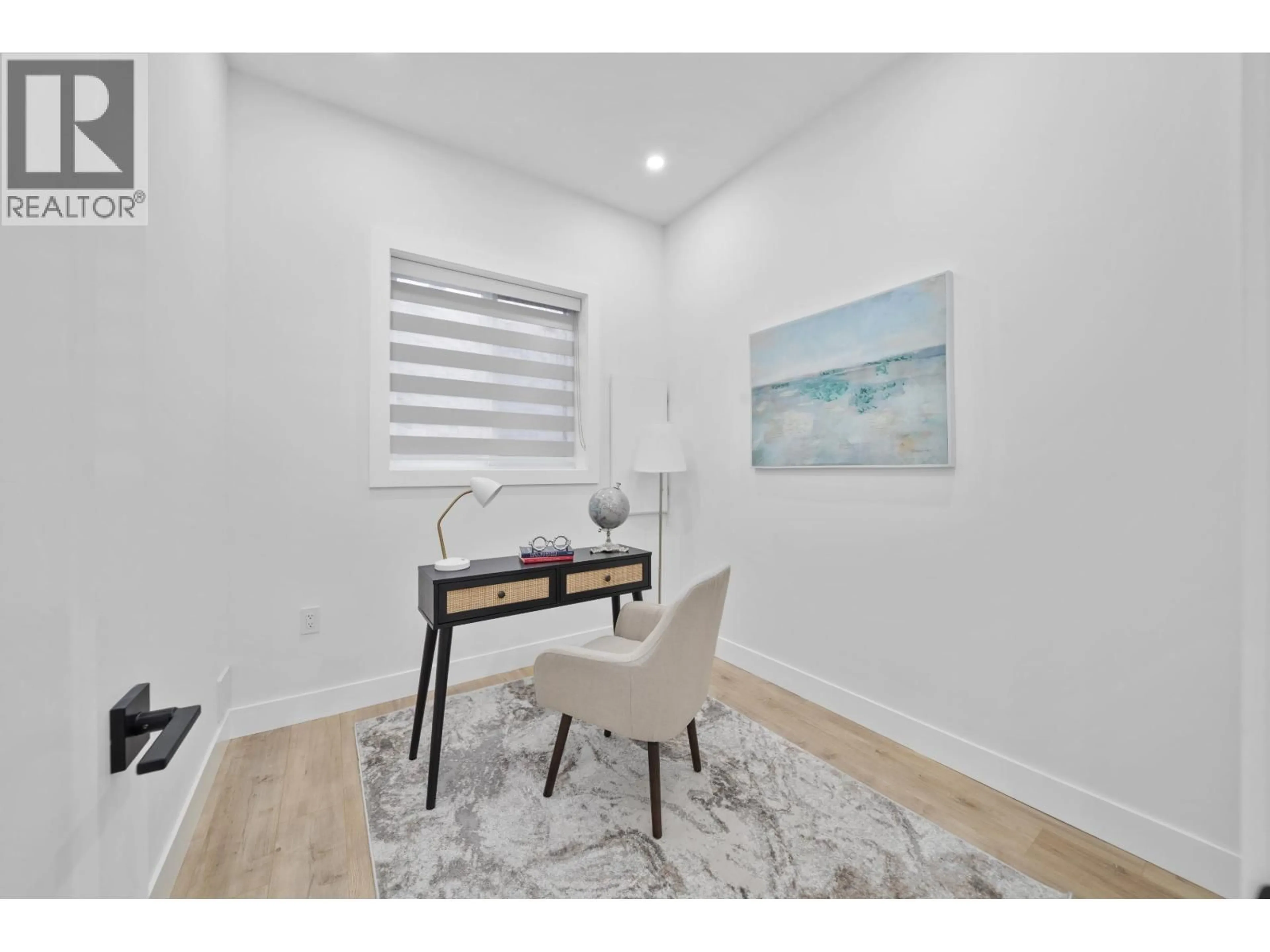 A pic of a room for 2995 17TH AVENUE, Vancouver British Columbia V5M2N4