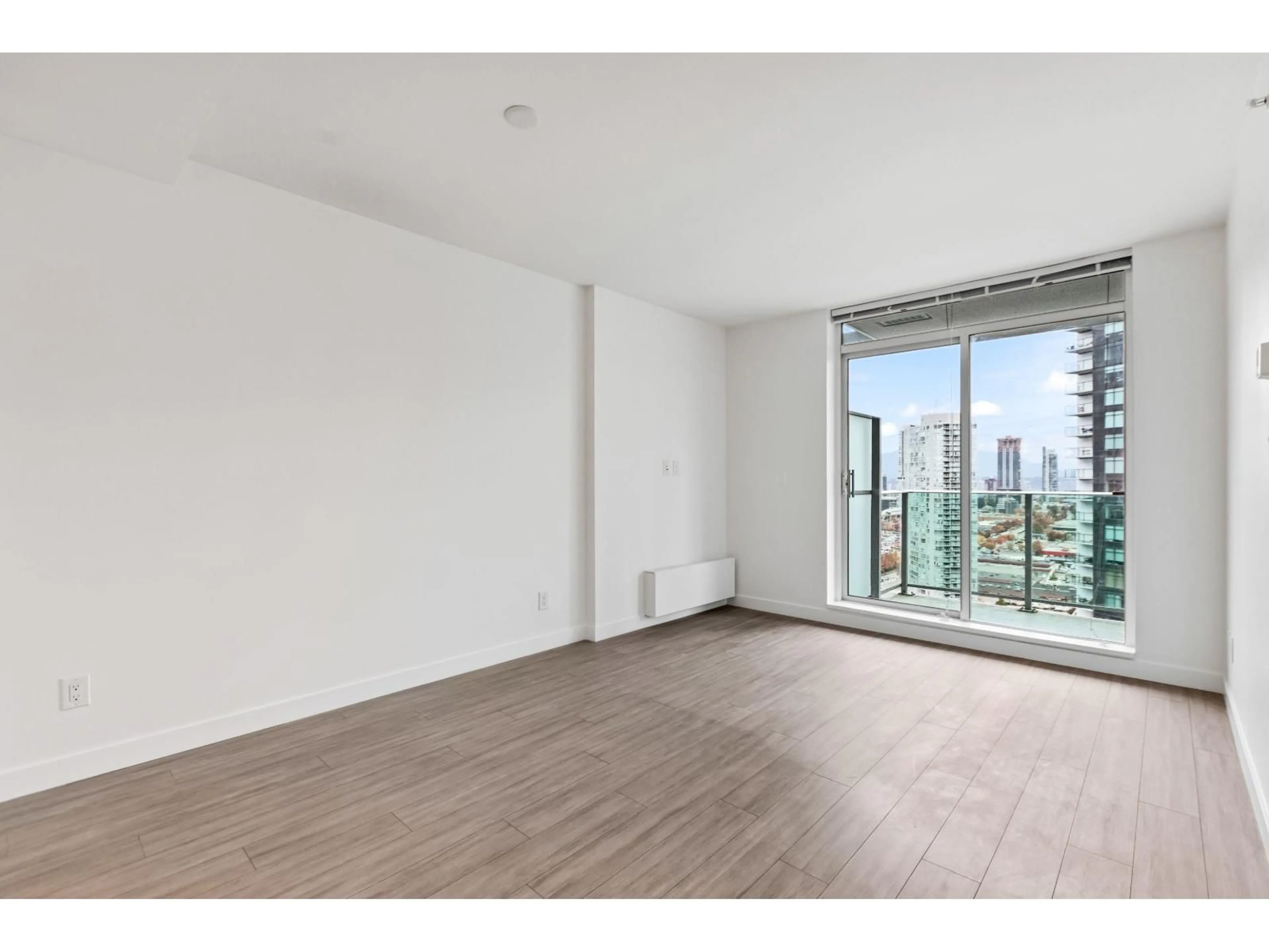 A pic of a room for 2406 - 13655 FRASER, Surrey British Columbia V3T0P8