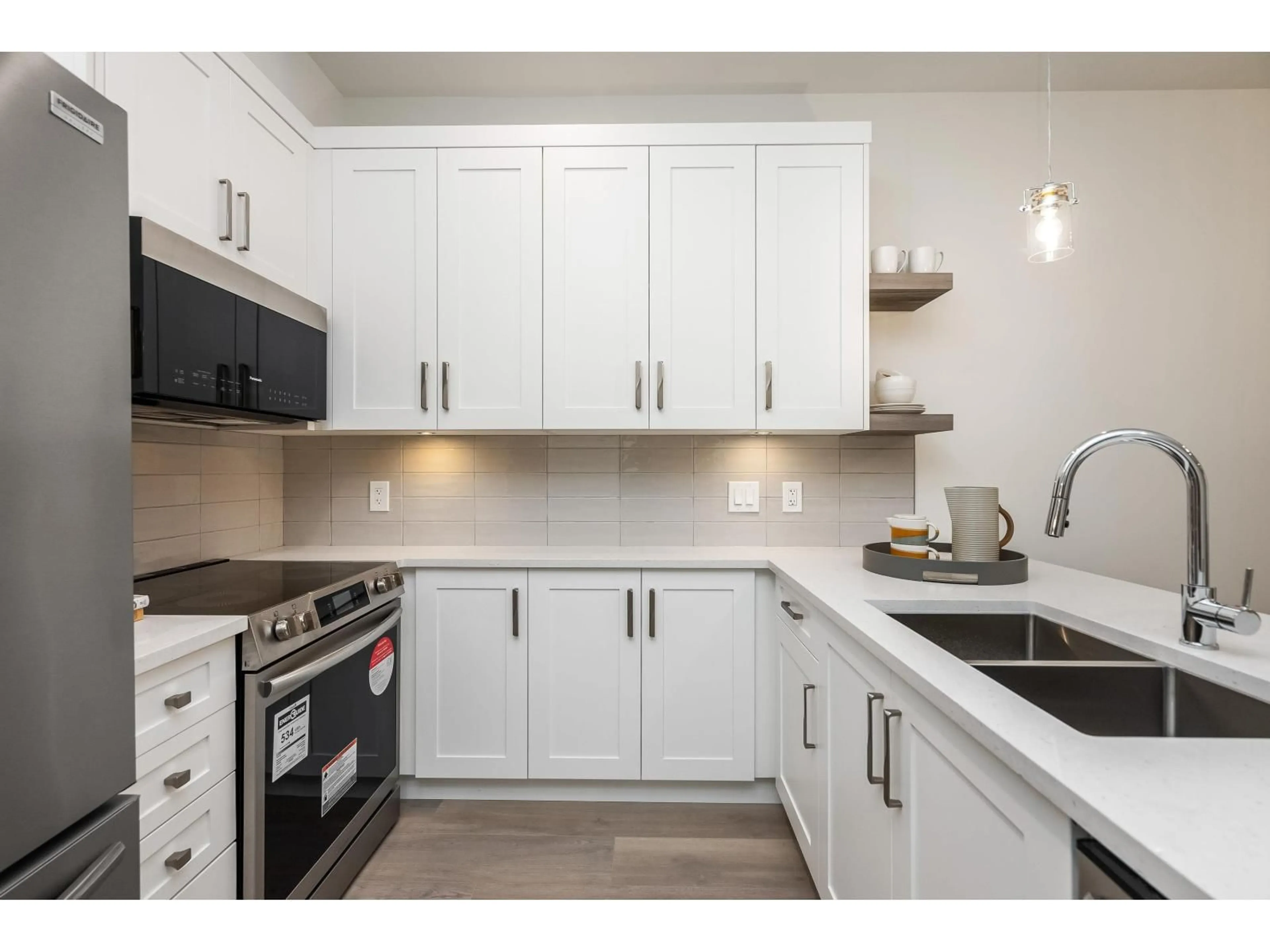 Standard kitchen, unknown for 115 - 8497 YOUNG ROAD, Chilliwack British Columbia V2P4P2