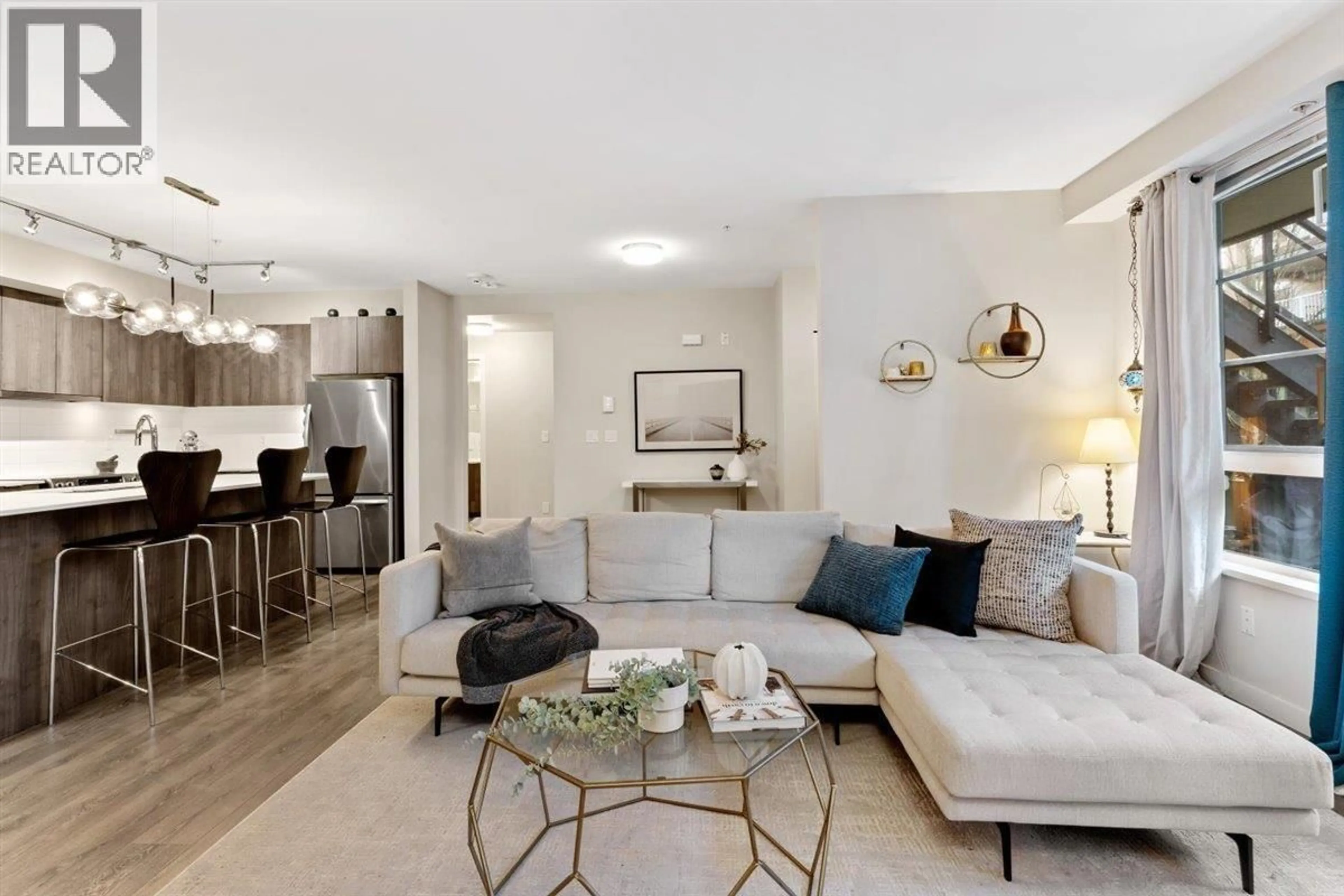 Living room with furniture, unknown for 37 - 3728 THURSTON STREET, Burnaby British Columbia V5H0E6