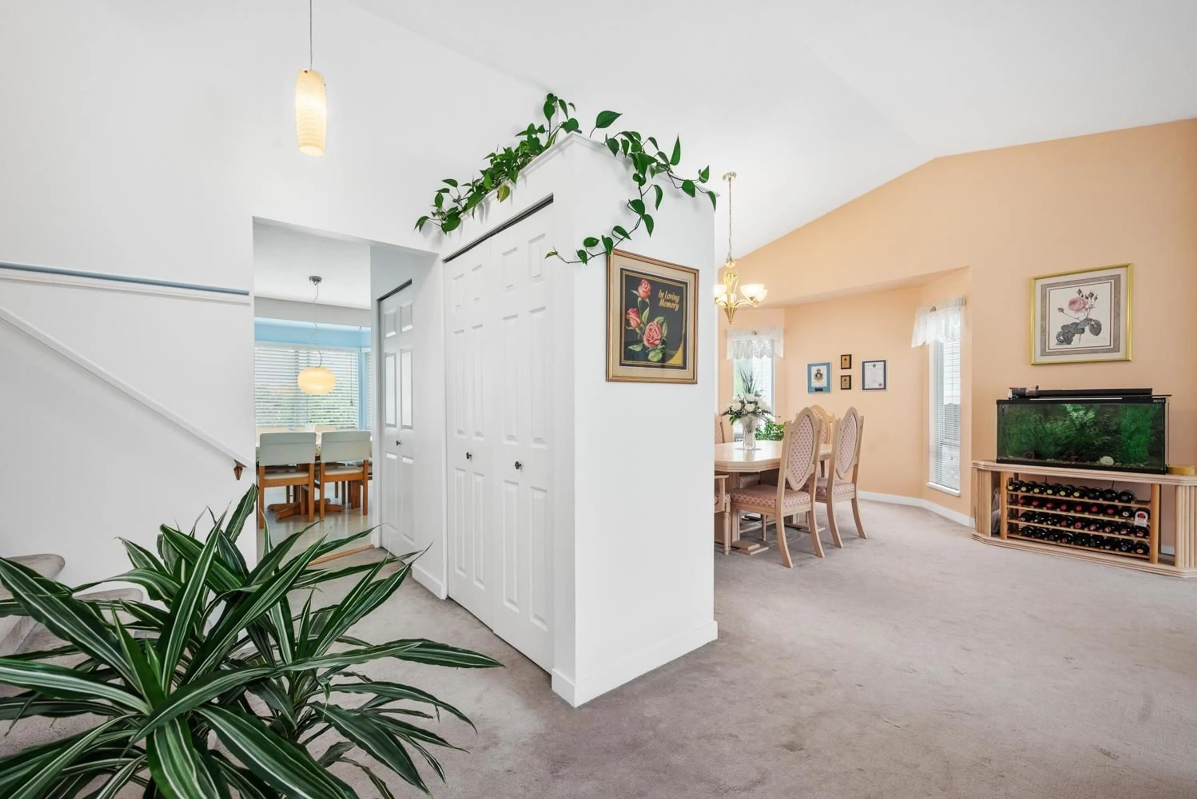 Indoor foyer for 11545 71, Delta British Columbia V4E3L3