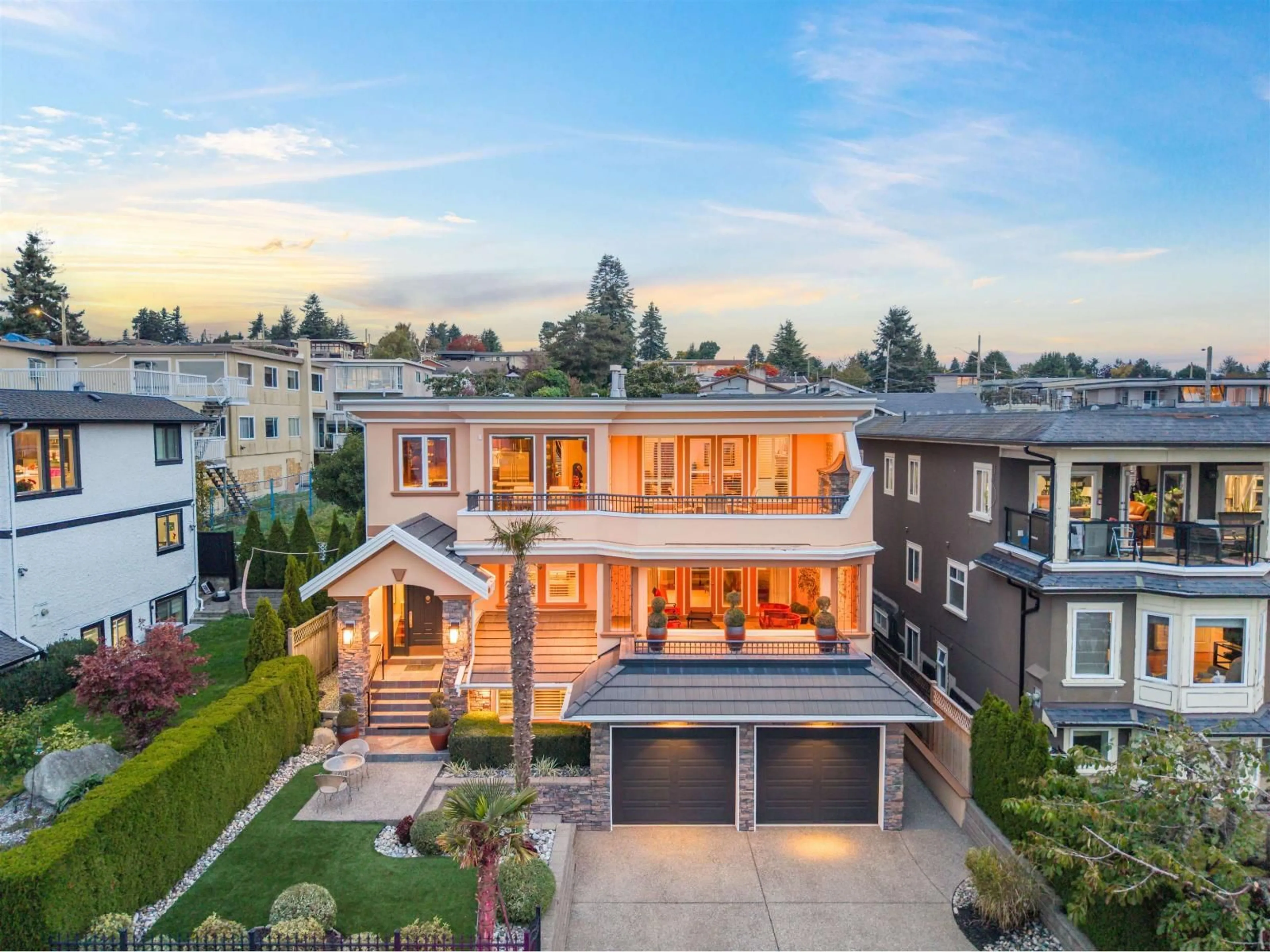 Unknown for 15781 PACIFIC, White Rock British Columbia V4B1S5