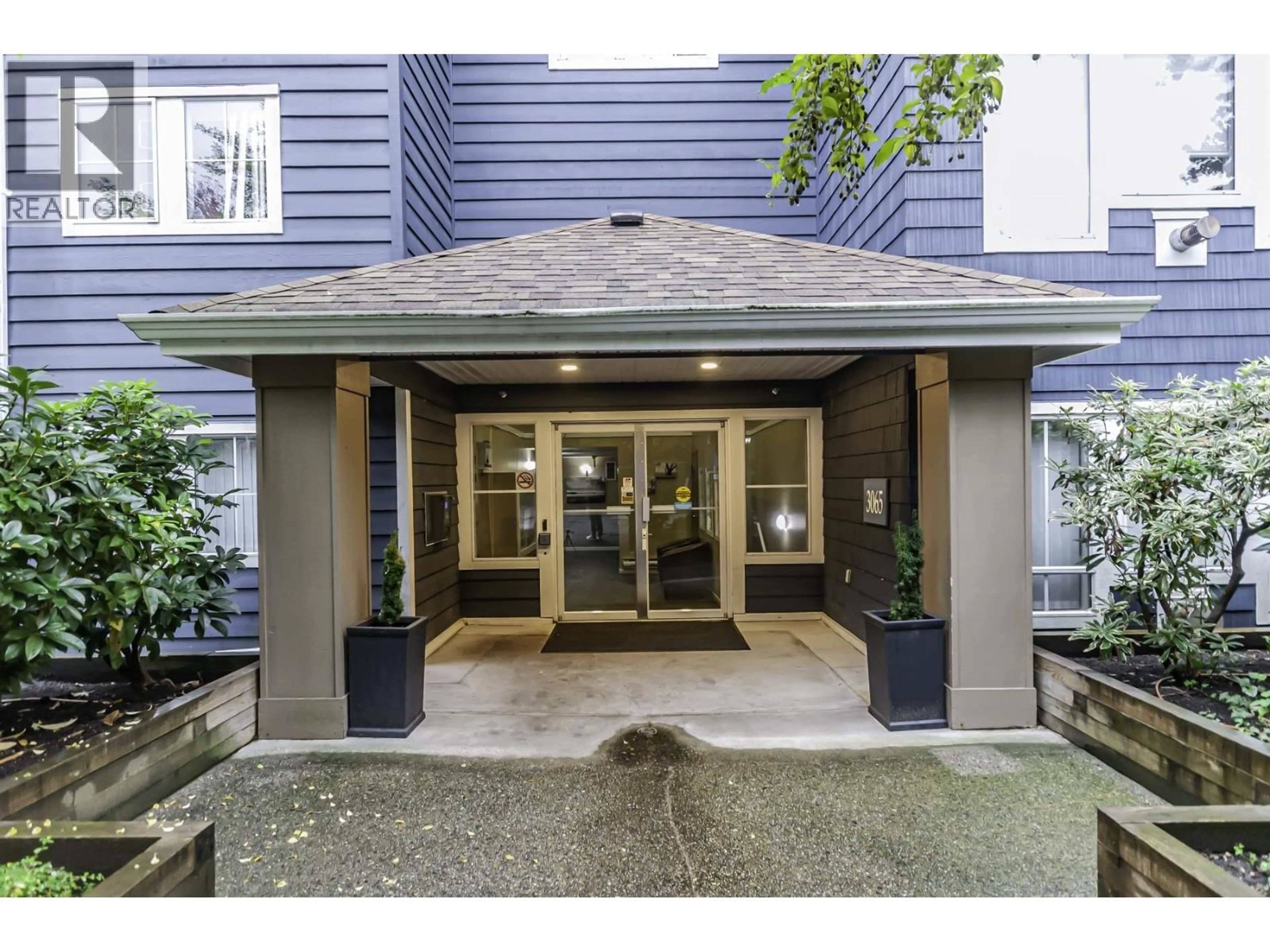 Indoor foyer for 305 - 3065 PRIMROSE LANE, Coquitlam British Columbia V3B7P7