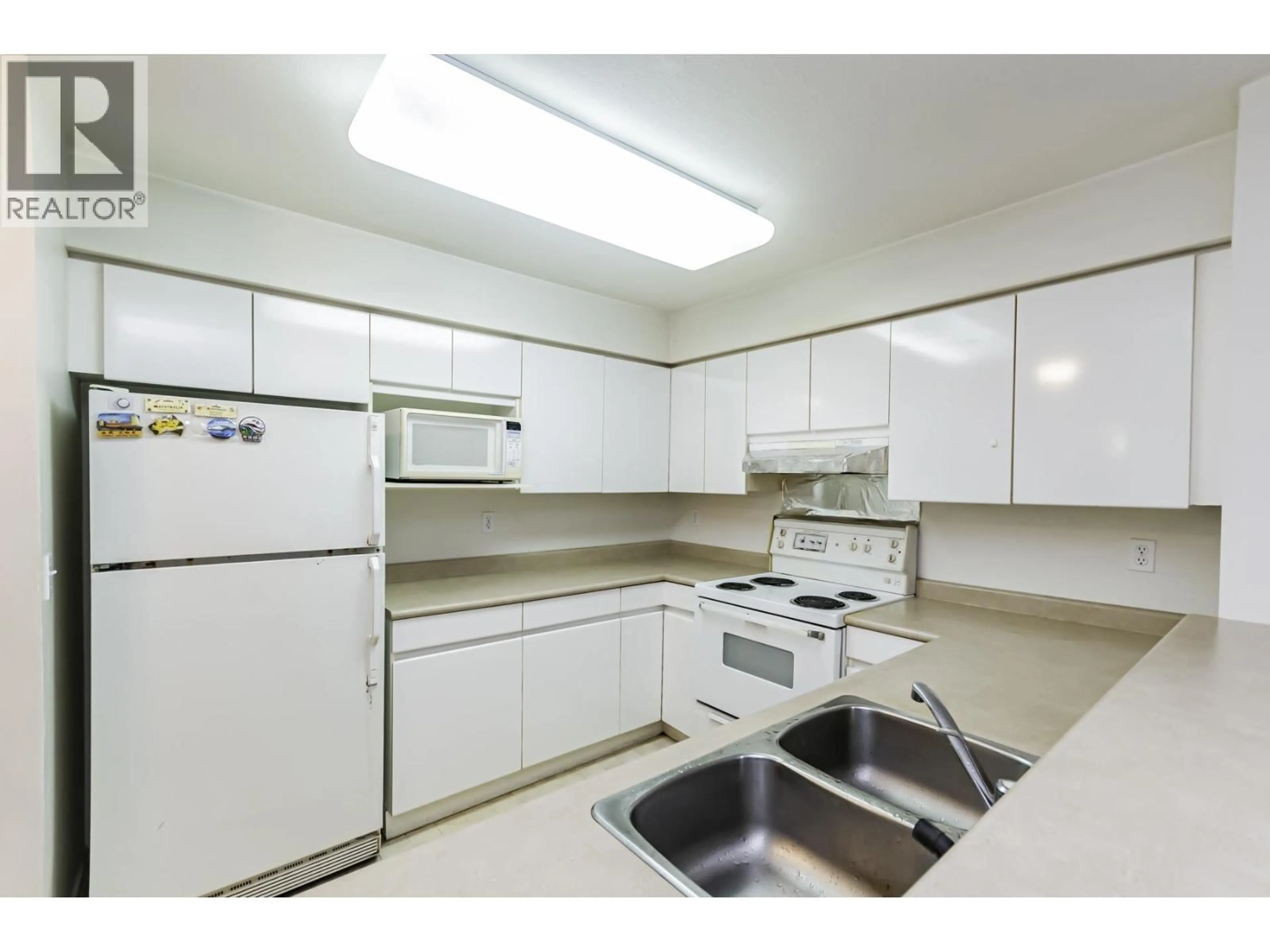 Standard kitchen, unknown for 305 - 3065 PRIMROSE LANE, Coquitlam British Columbia V3B7P7