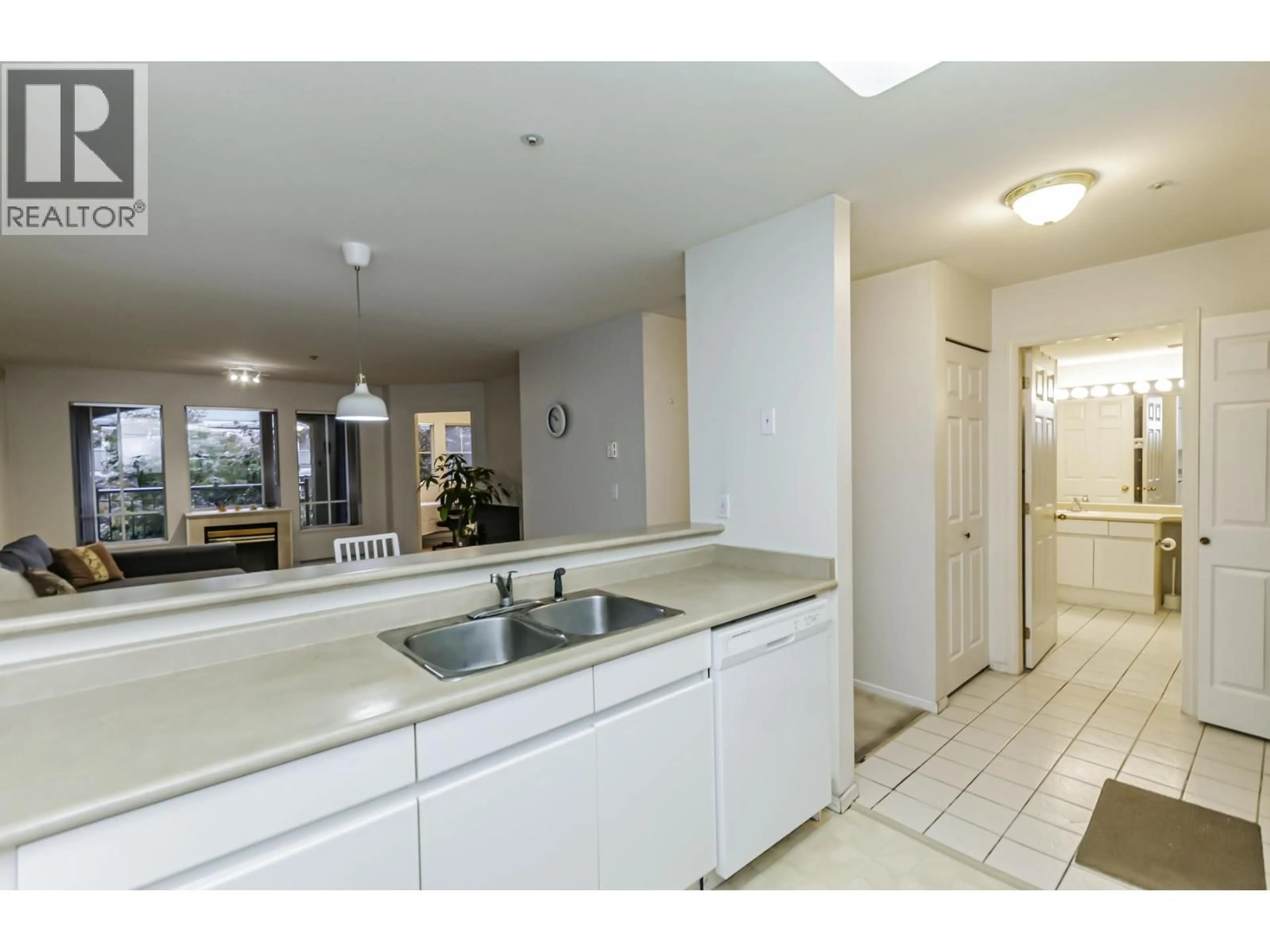 Standard kitchen, unknown for 305 - 3065 PRIMROSE LANE, Coquitlam British Columbia V3B7P7