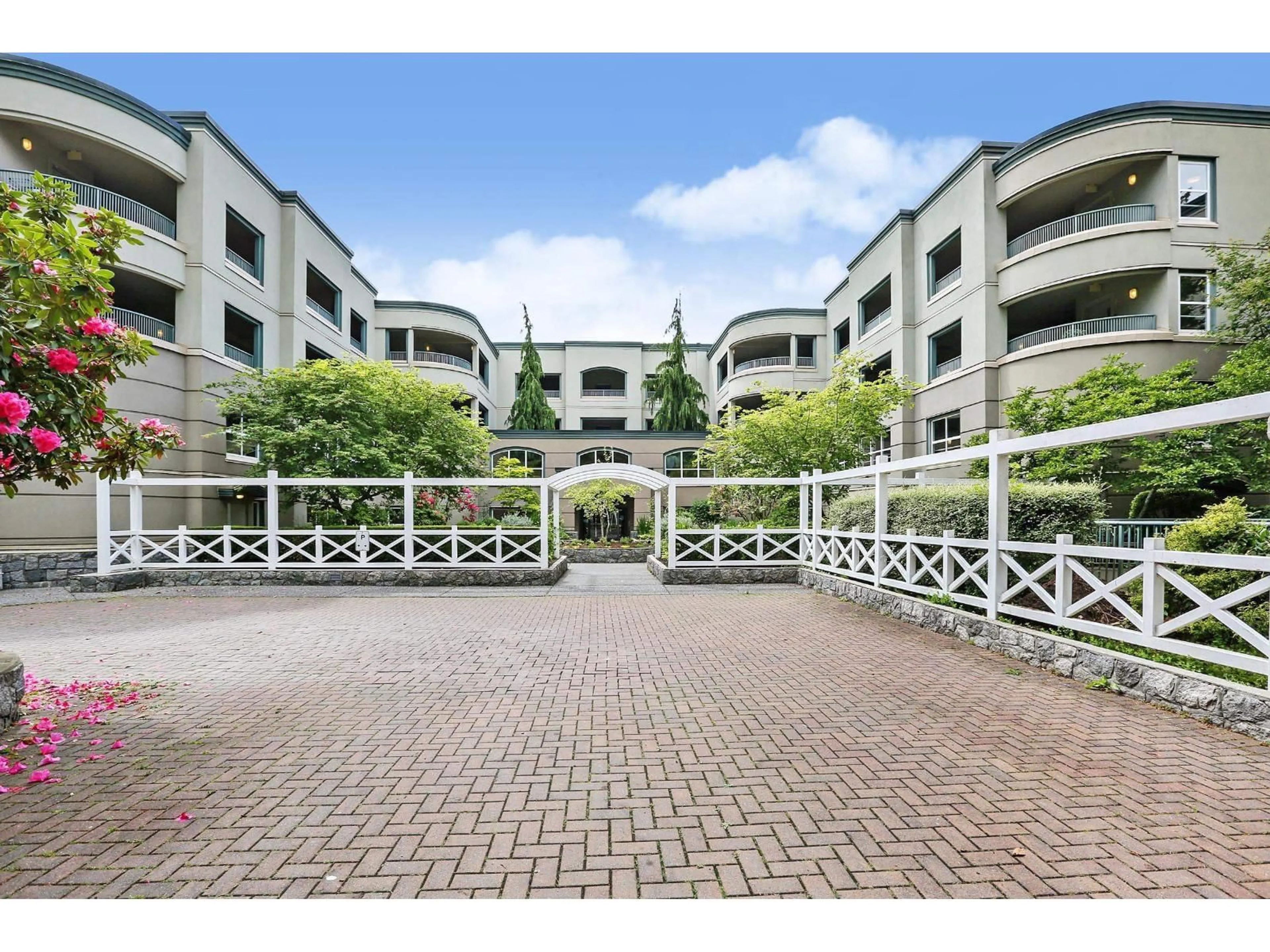 Patio, unknown for 305 - 1725 128, Surrey British Columbia V4A3V2