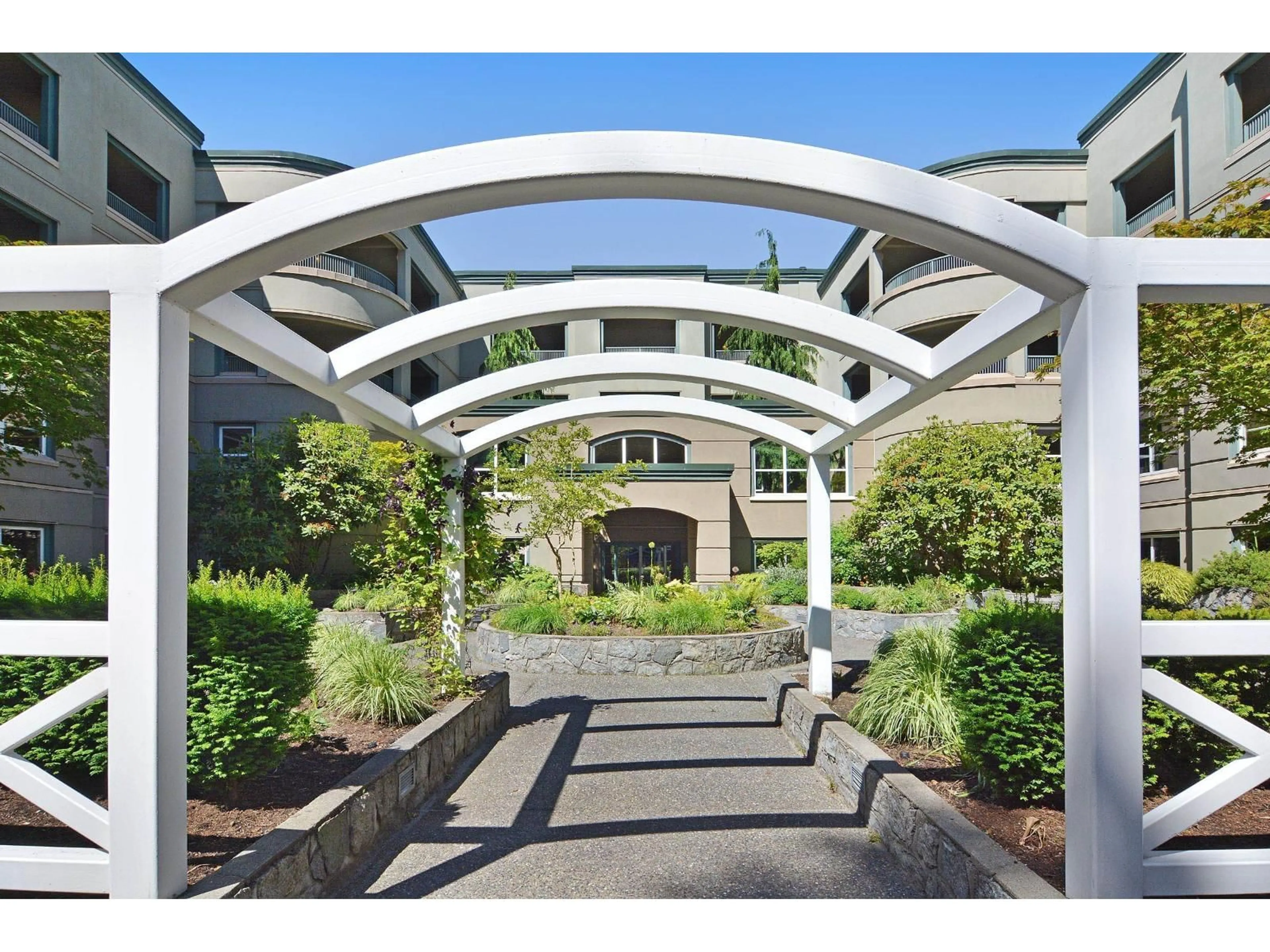 Indoor foyer for 305 - 1725 128, Surrey British Columbia V4A3V2