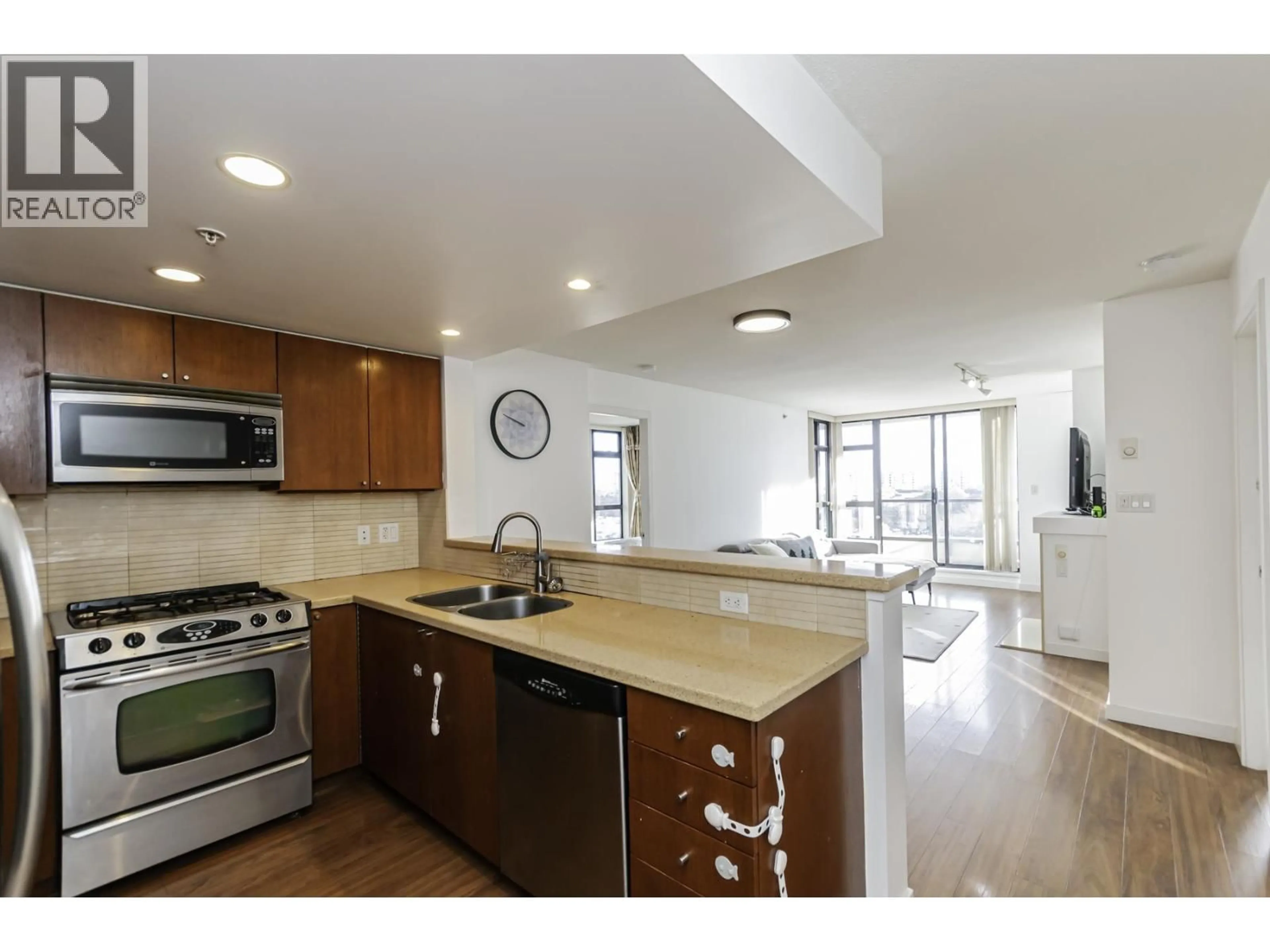 Open concept kitchen, unknown for 1001 - 8160 LANSDOWNE ROAD, Richmond British Columbia V6X0A9