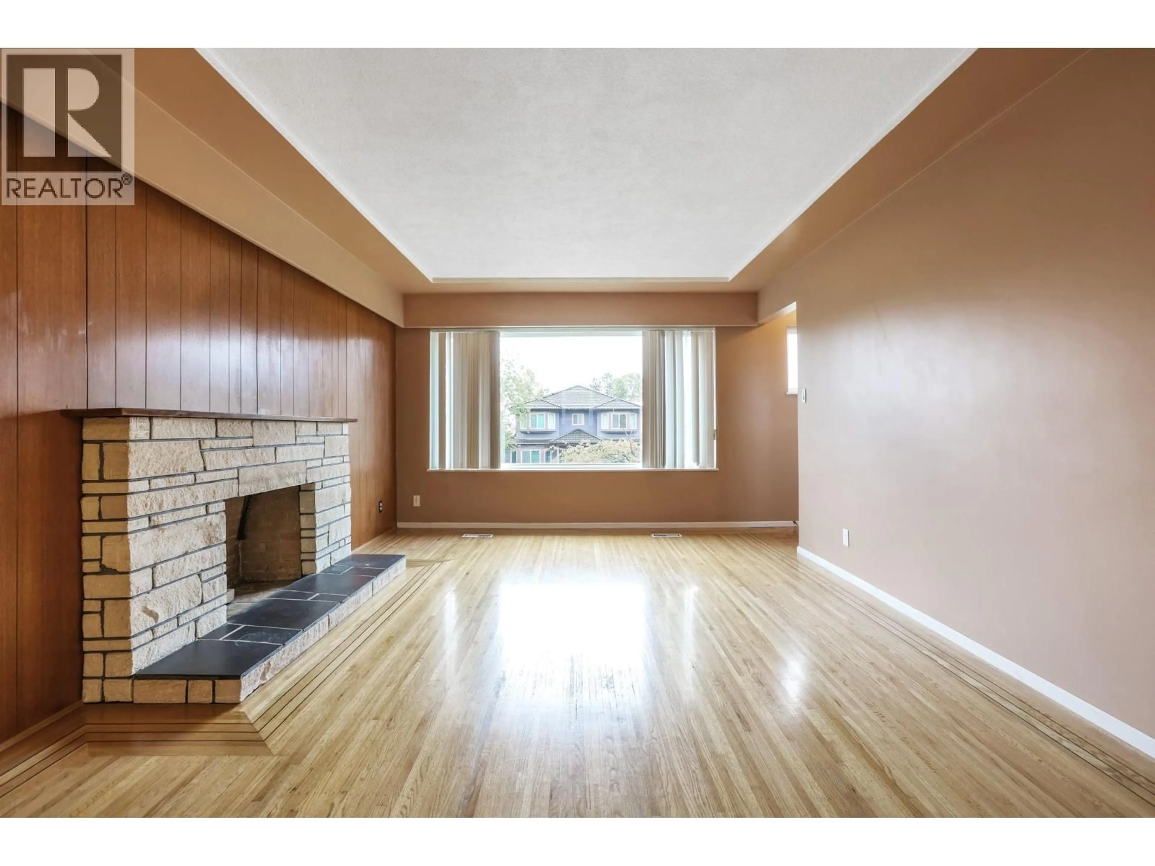 Unknown for 2431 12TH AVENUE, Vancouver British Columbia V5M2C1