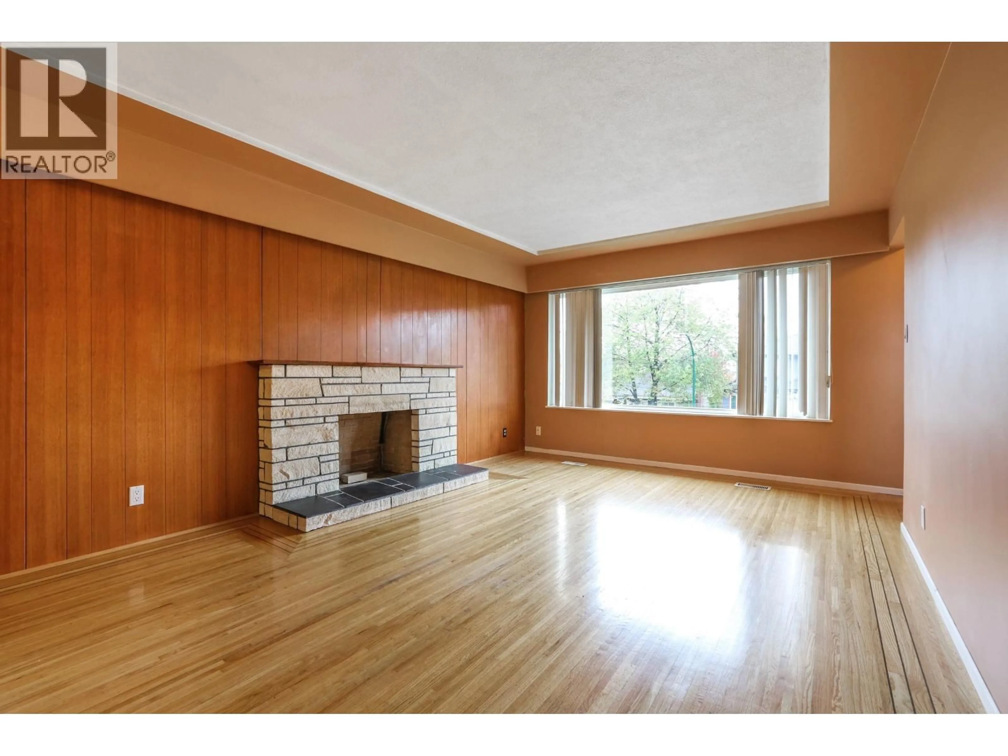 A pic of a room for 2431 12TH AVENUE, Vancouver British Columbia V5M2C1