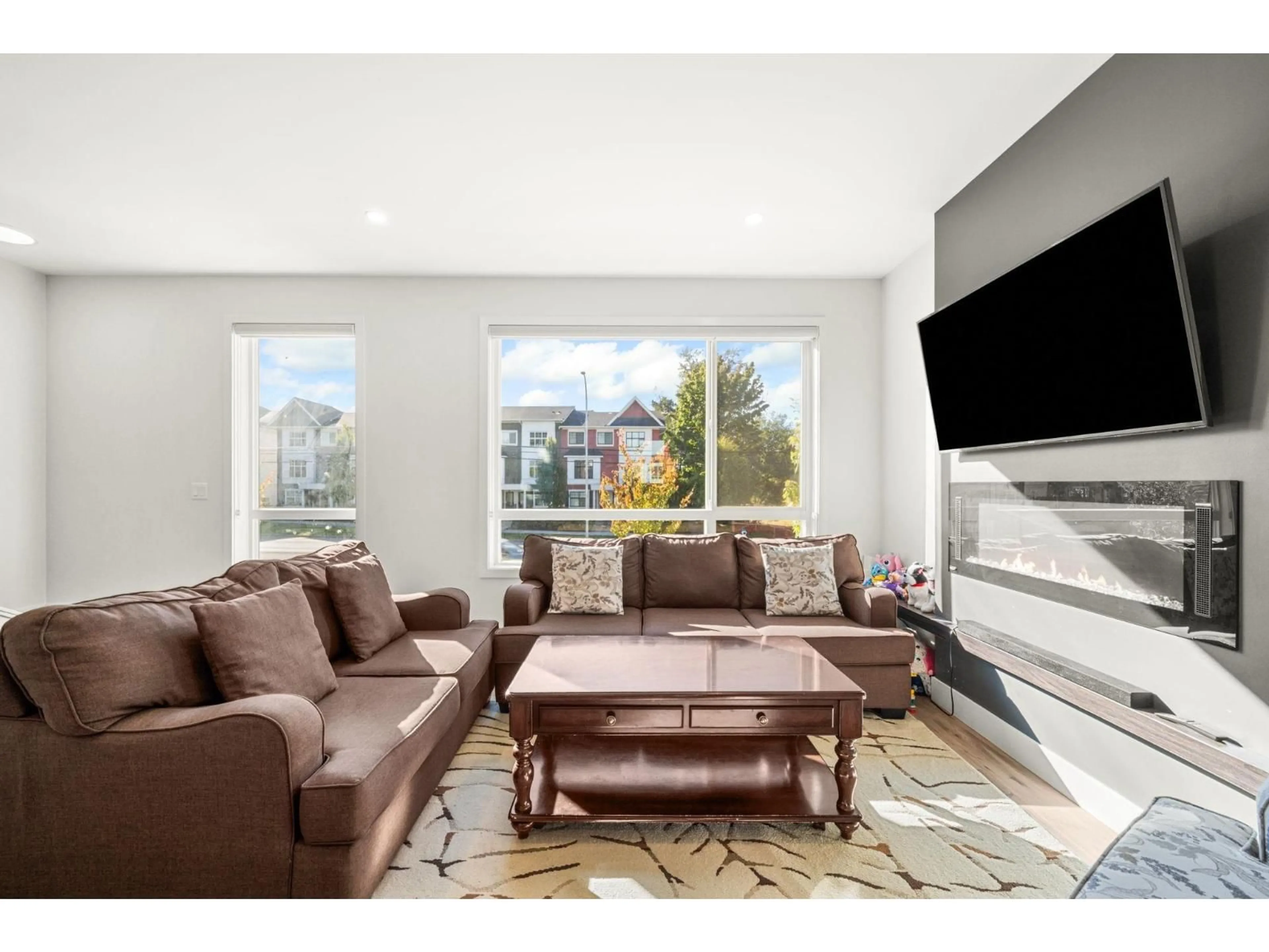 Living room with furniture, unknown for 5 - 27640 LANTERN, Abbotsford British Columbia V4X1M3