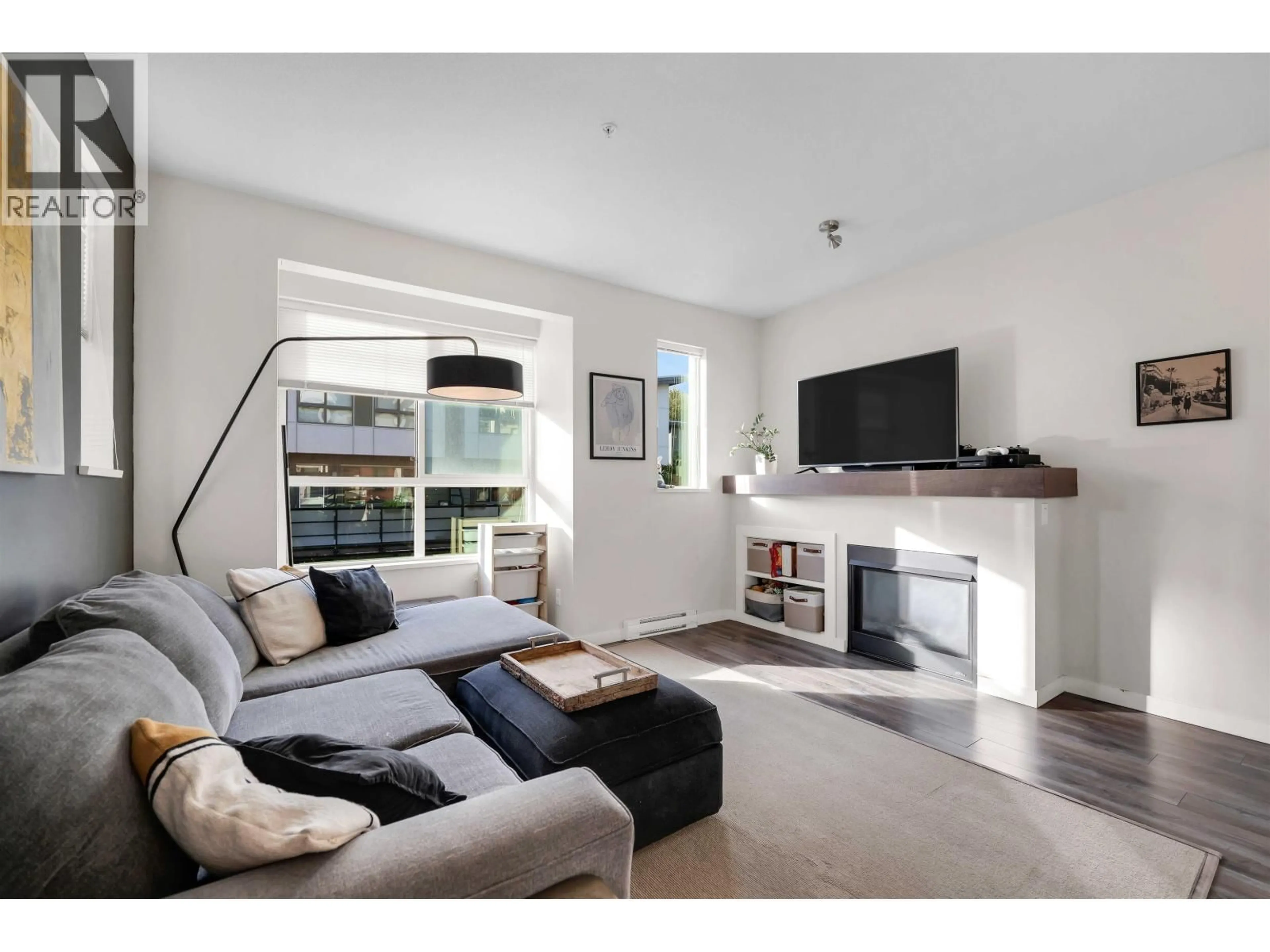 Living room with furniture, unknown for 38344 SUMMITS VIEW DRIVE, Squamish British Columbia V8B0N4