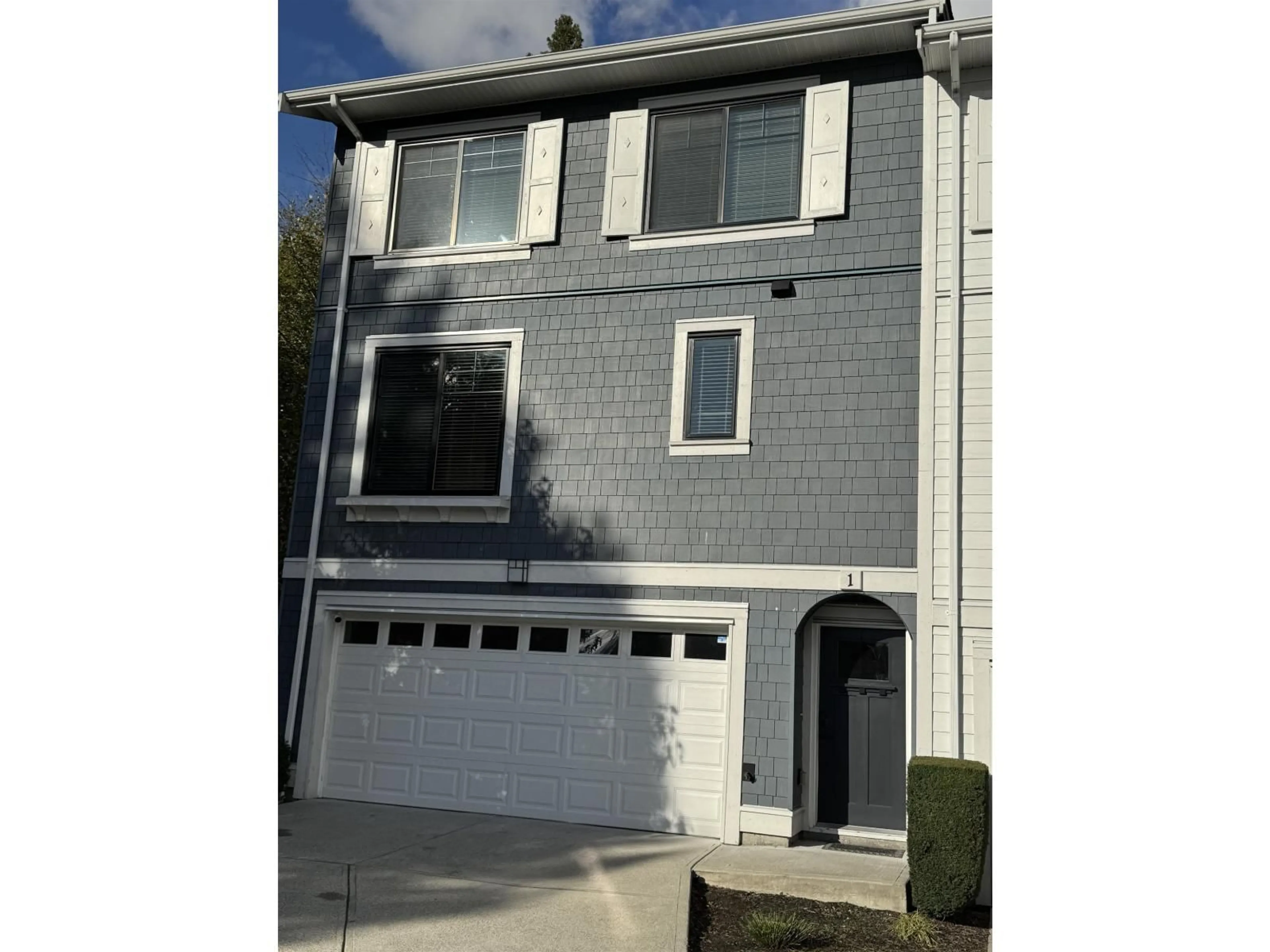 Home with vinyl exterior material, street for 1 - 19299 64, Surrey British Columbia V4N6T1