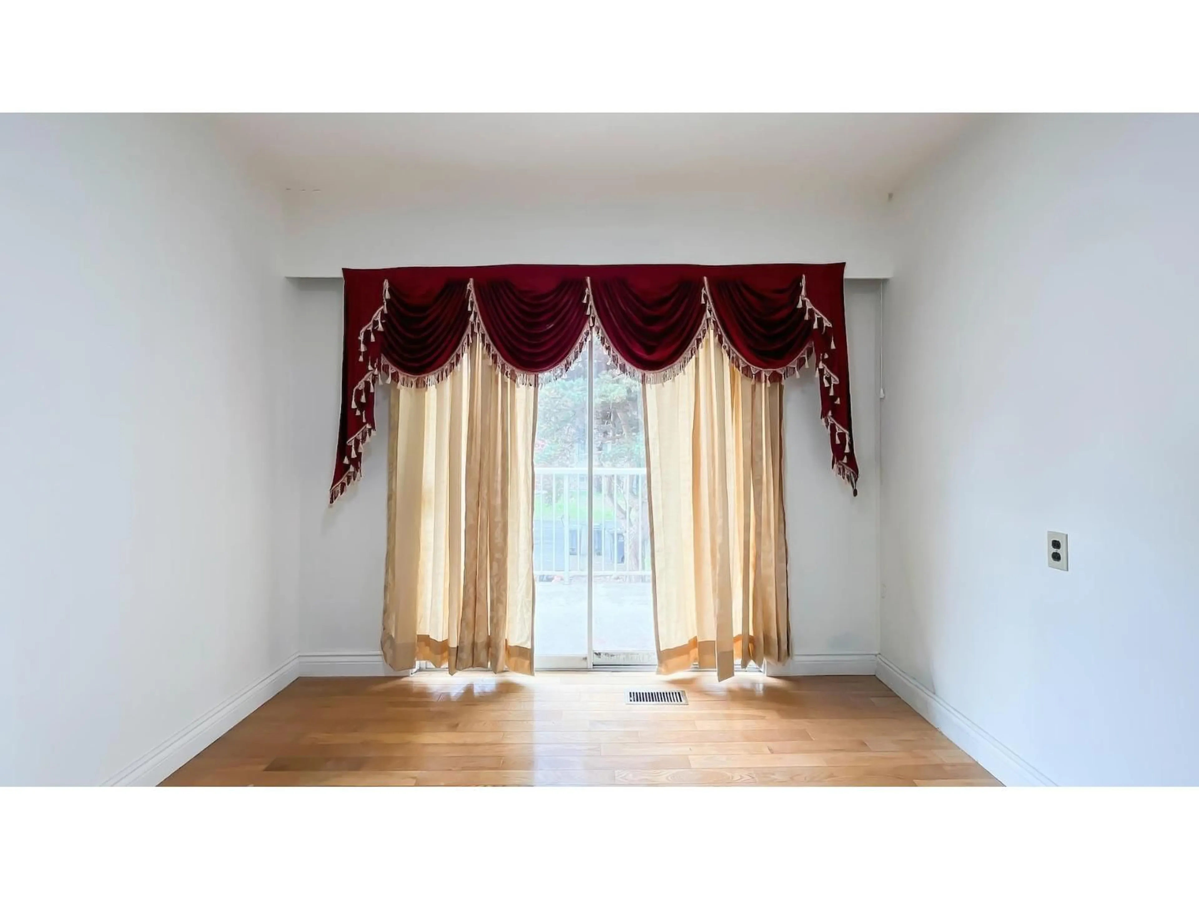 A pic of a room for 10872 145A, Surrey British Columbia V3R3S3