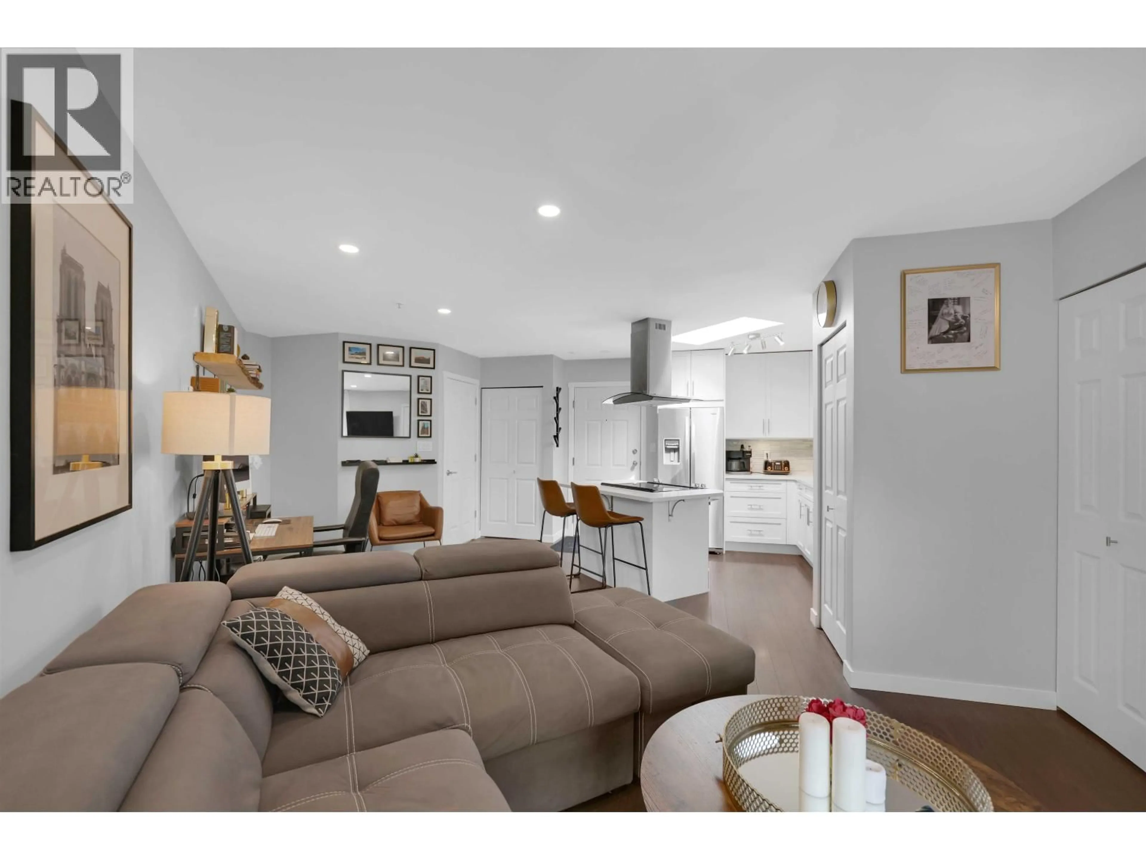 Living room with furniture, unknown for B309 - 40120 WILLOW CRESCENT, Squamish British Columbia V8B0L7