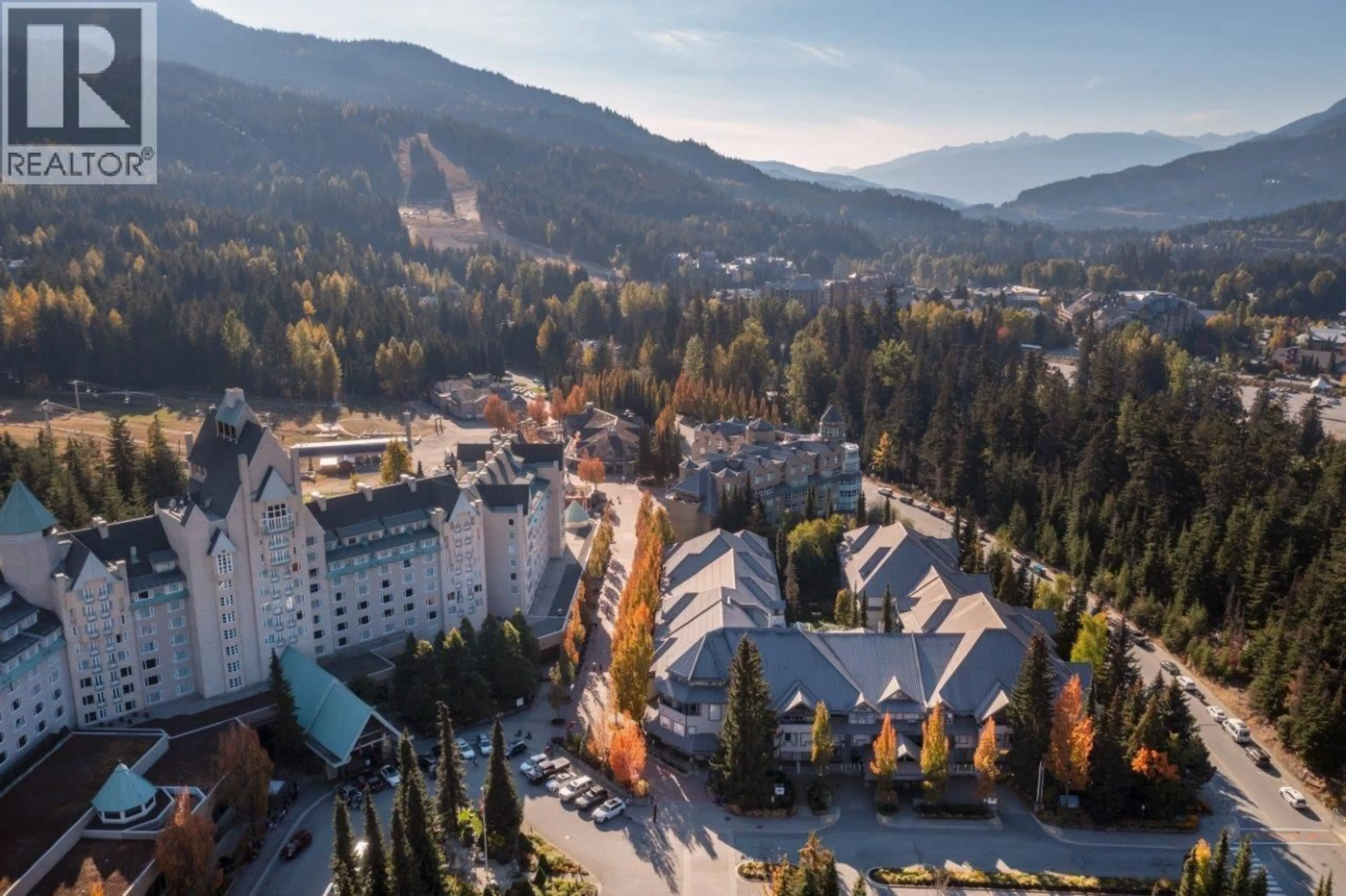 A pic from outside/outdoor area/front of a property/back of a property/a pic from drone, mountain view for 321 - 4573 CHATEAU BOULEVARD, Whistler British Columbia V0N1B4