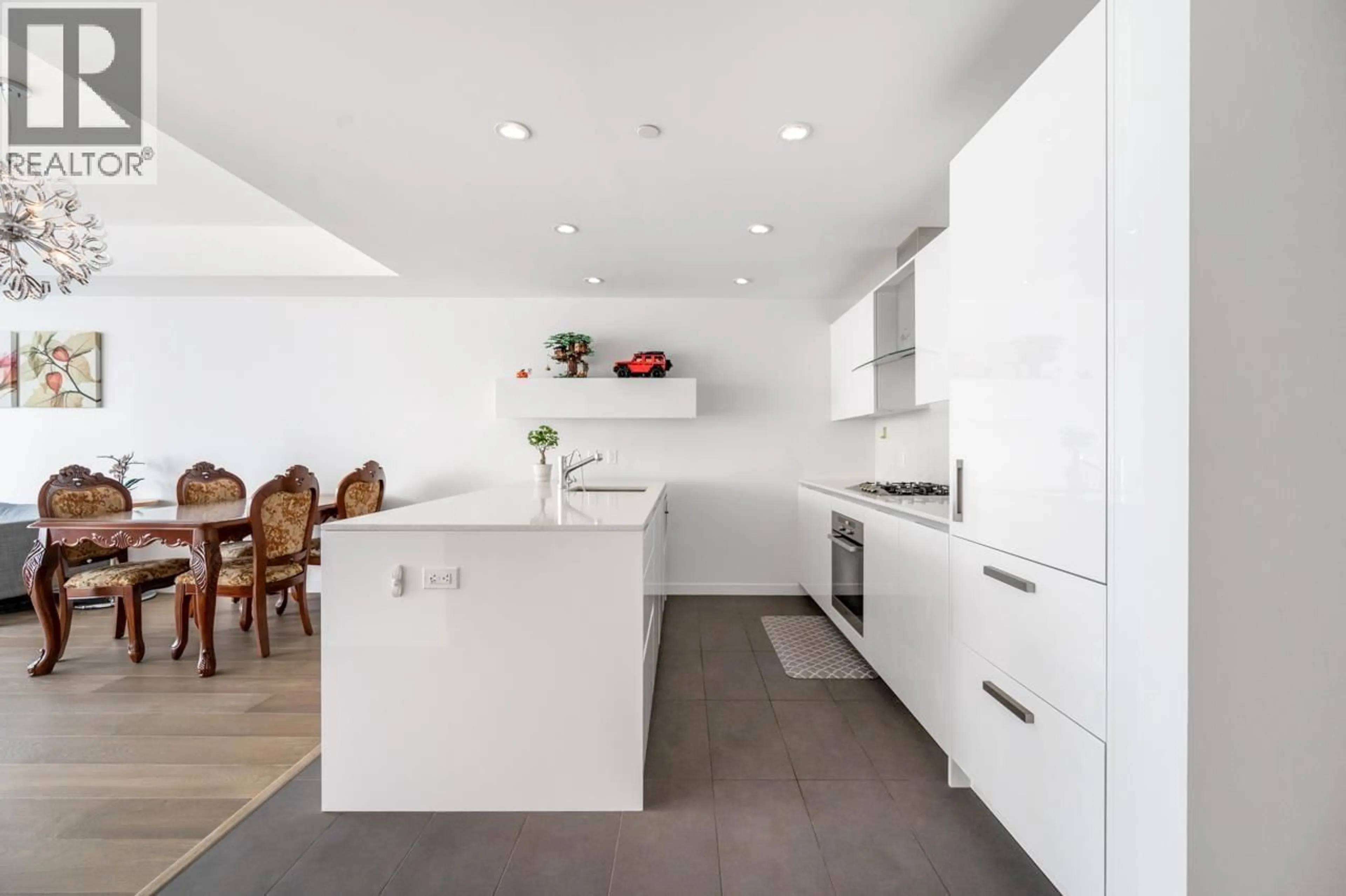 Contemporary kitchen, unknown for 705 - 5177 BRIGHOUSE WAY, Richmond British Columbia V7C0A7