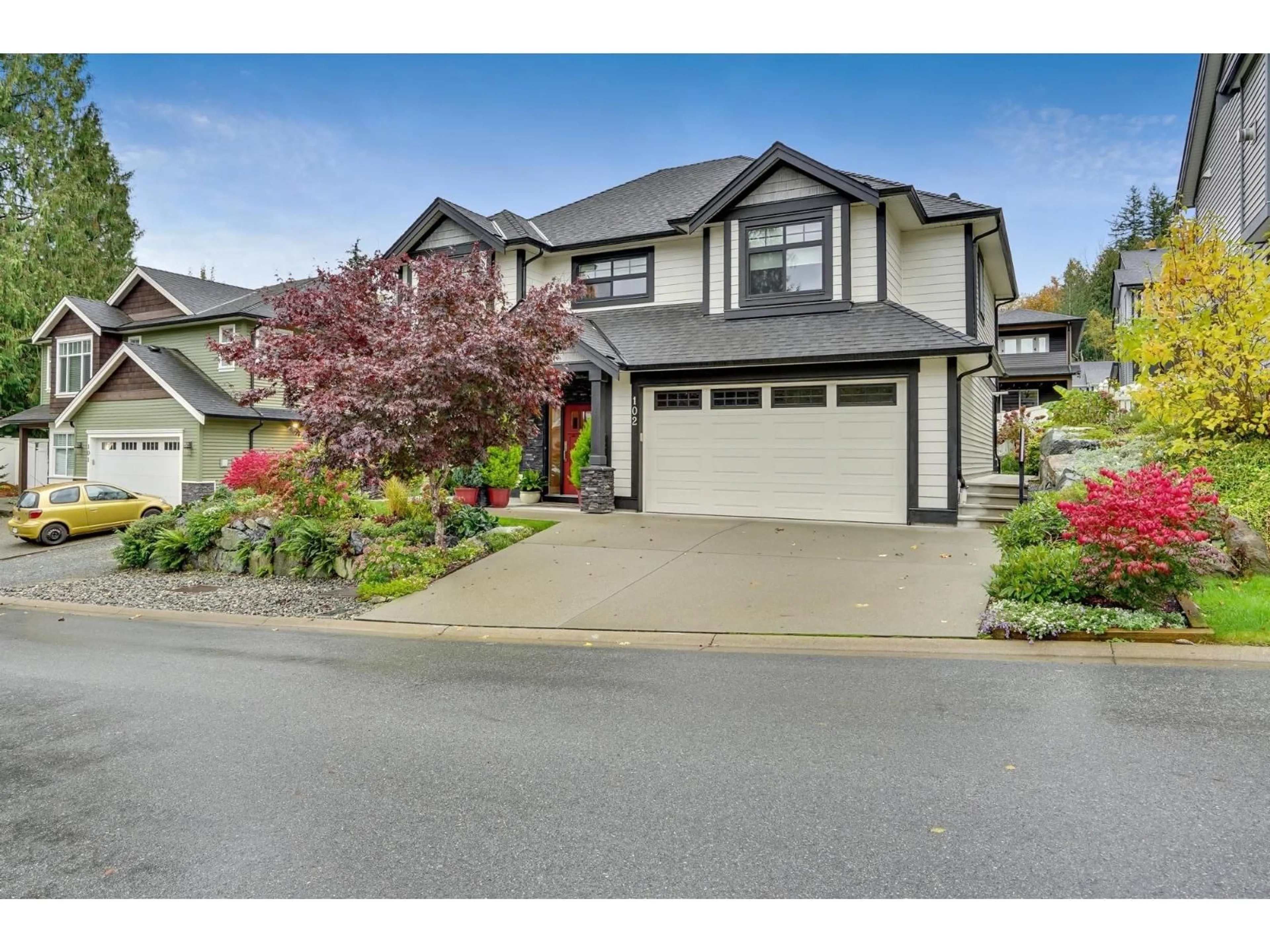 Home with vinyl exterior material, street for 102 - 4595 SUMAS MOUNTAIN, Abbotsford British Columbia V3G0E5