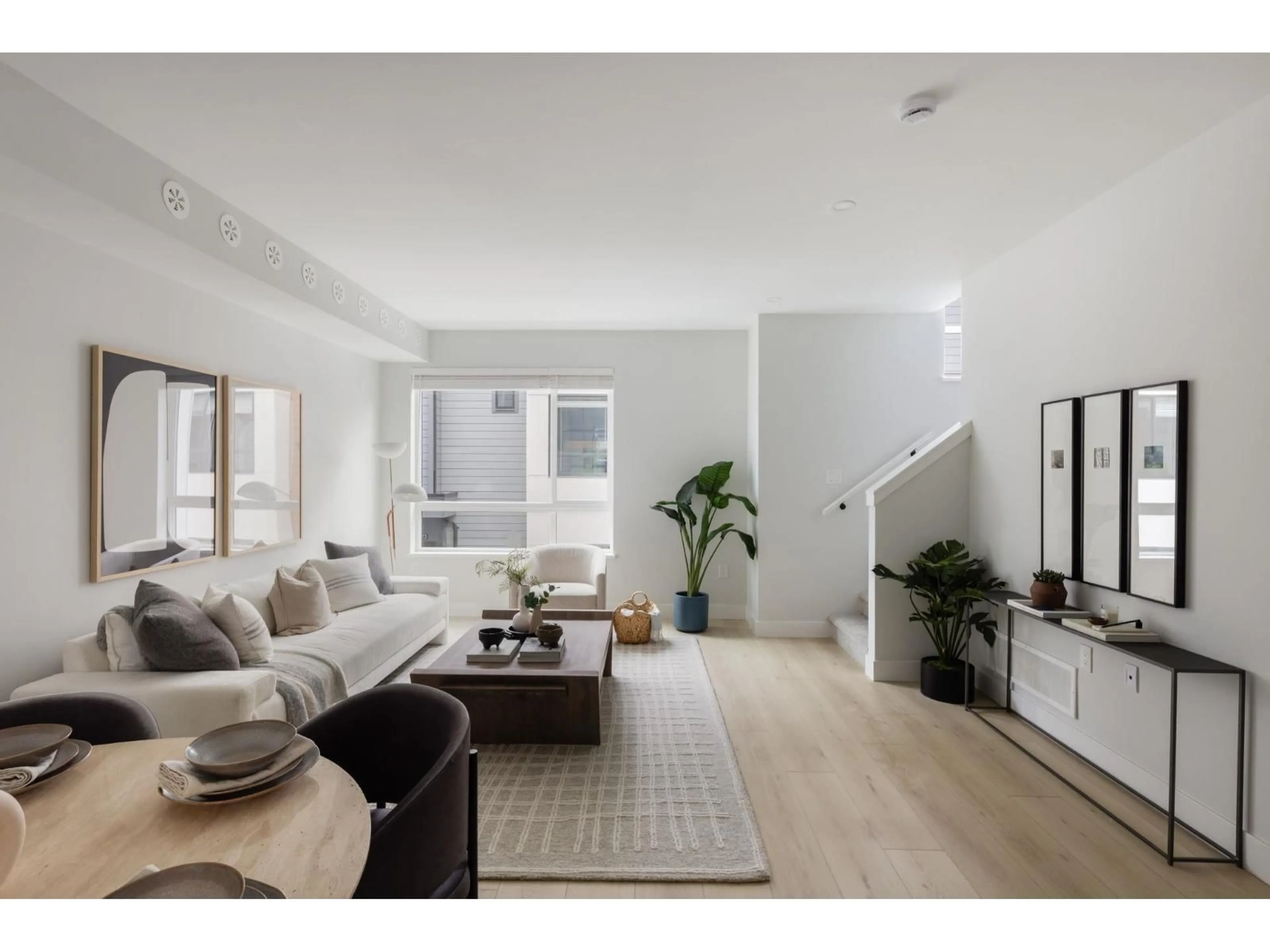 Living room with furniture, unknown for 57 - 30530 CARDINAL, Abbotsford British Columbia V2T0A5