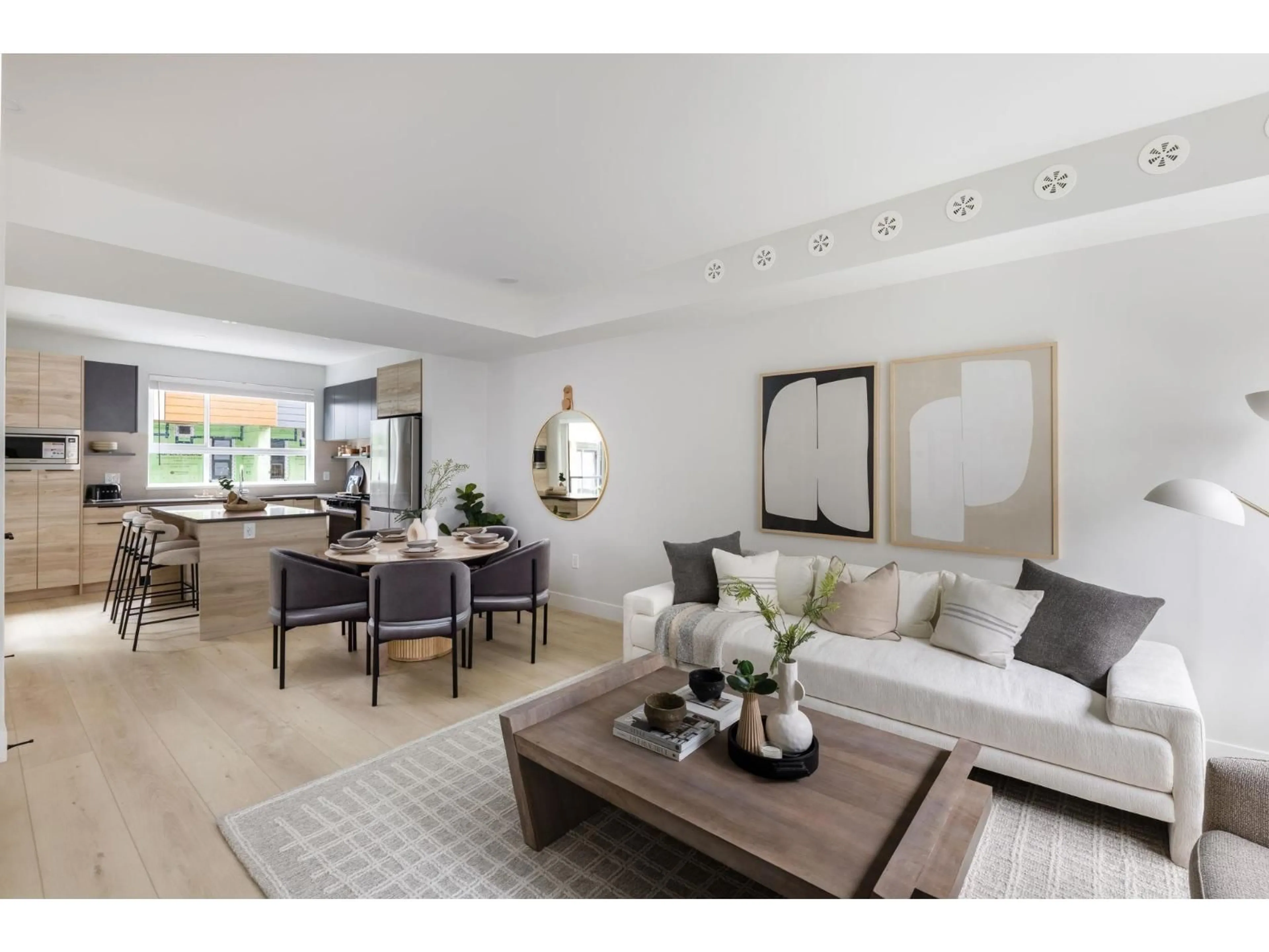 Living room with furniture, unknown for 57 - 30530 CARDINAL, Abbotsford British Columbia V2T0A5