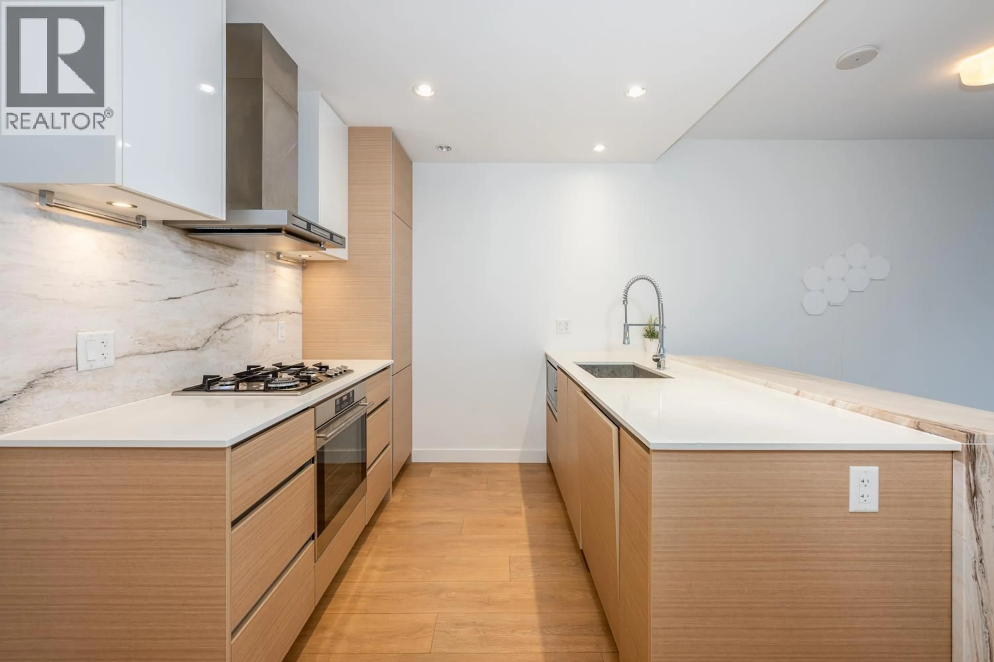 Standard kitchen, unknown for 2308 - 6098 STATION STREET, Burnaby British Columbia V5H0H4