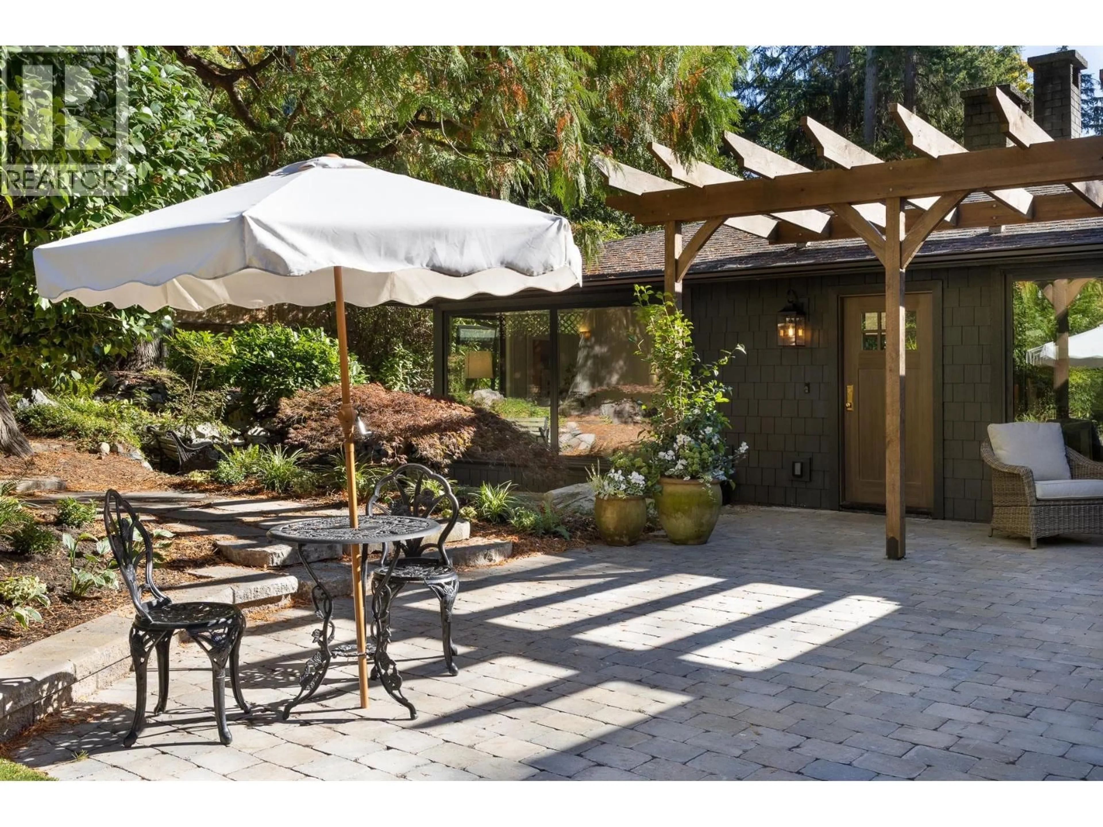 Patio, street for 5075 HOWE SOUND LANE, West Vancouver British Columbia V7W1L4
