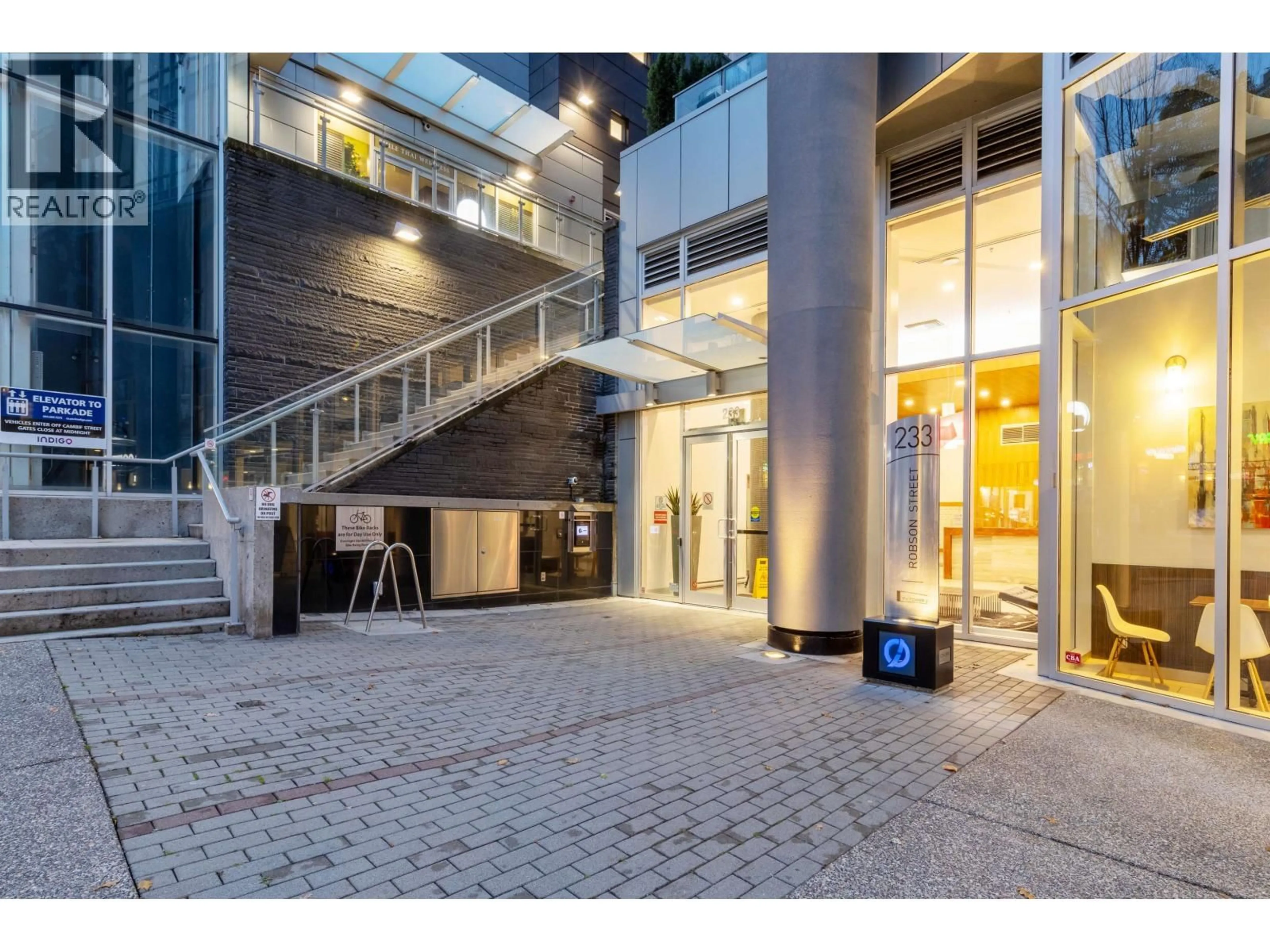 Indoor foyer for 1606 - 233 ROBSON STREET, Vancouver British Columbia V6B0E8
