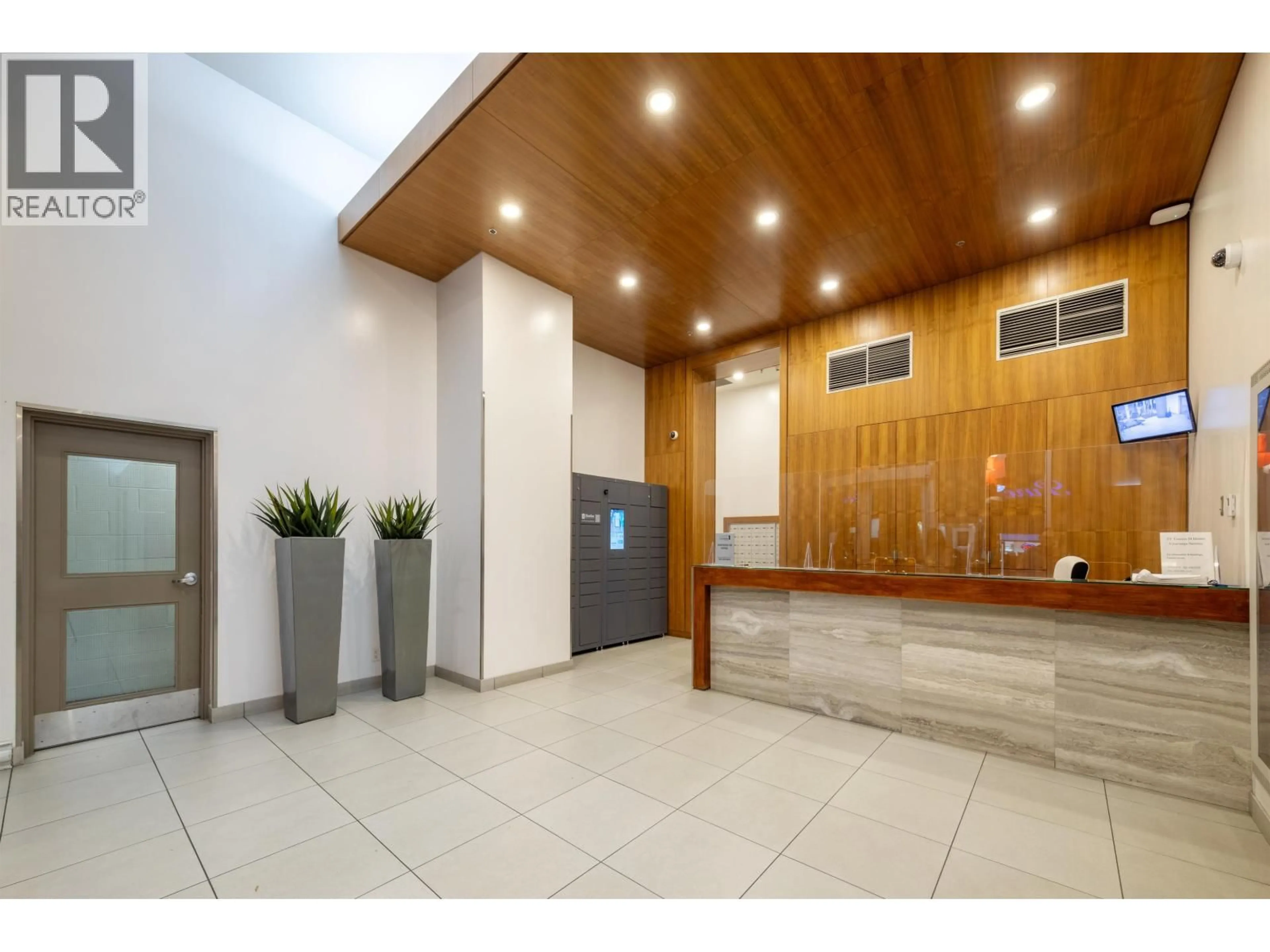 Indoor foyer for 1606 - 233 ROBSON STREET, Vancouver British Columbia V6B0E8
