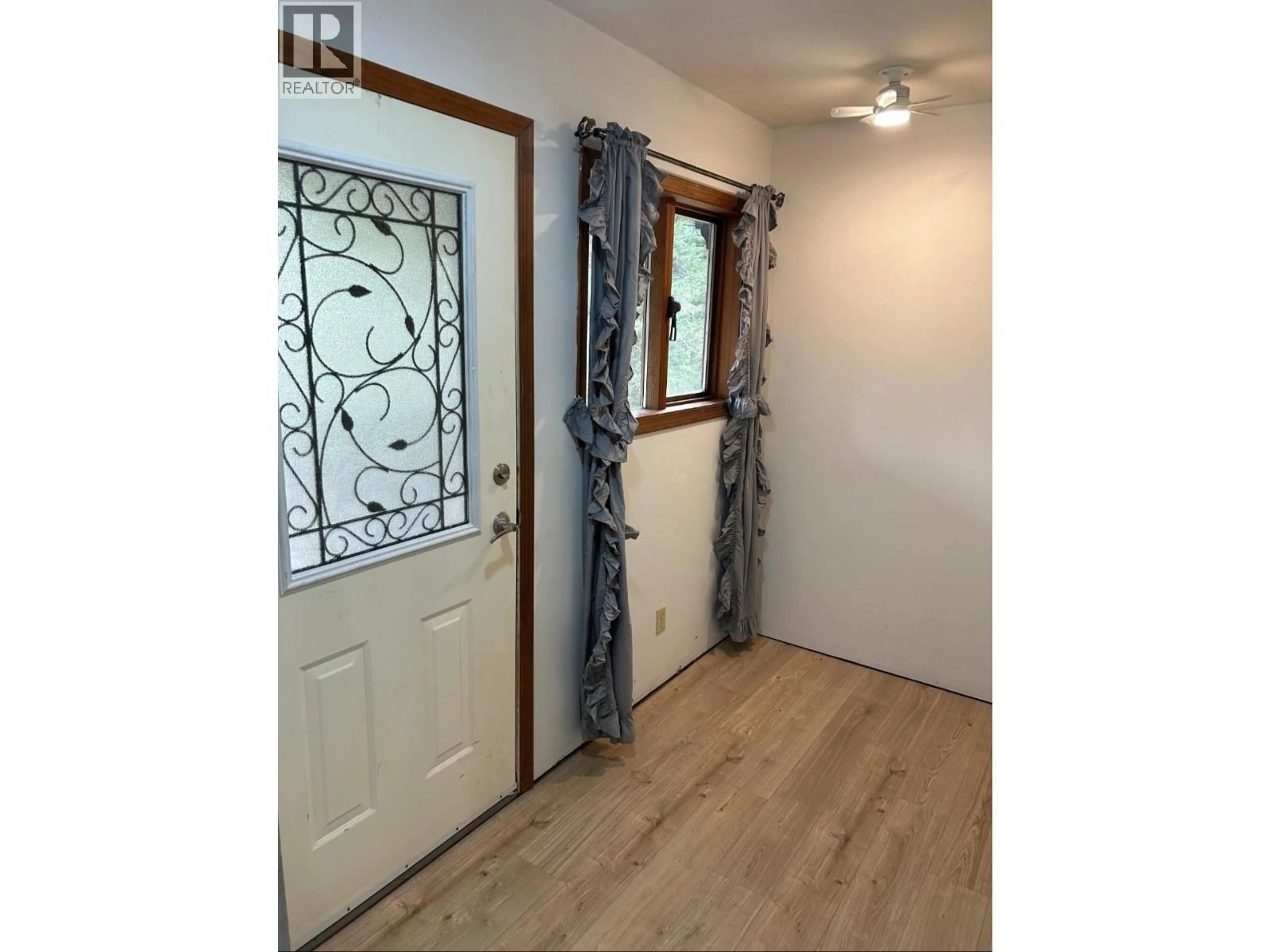 Indoor entryway for 2150 COMMODORE CRESCENT, Williams Lake British Columbia V2G5C9