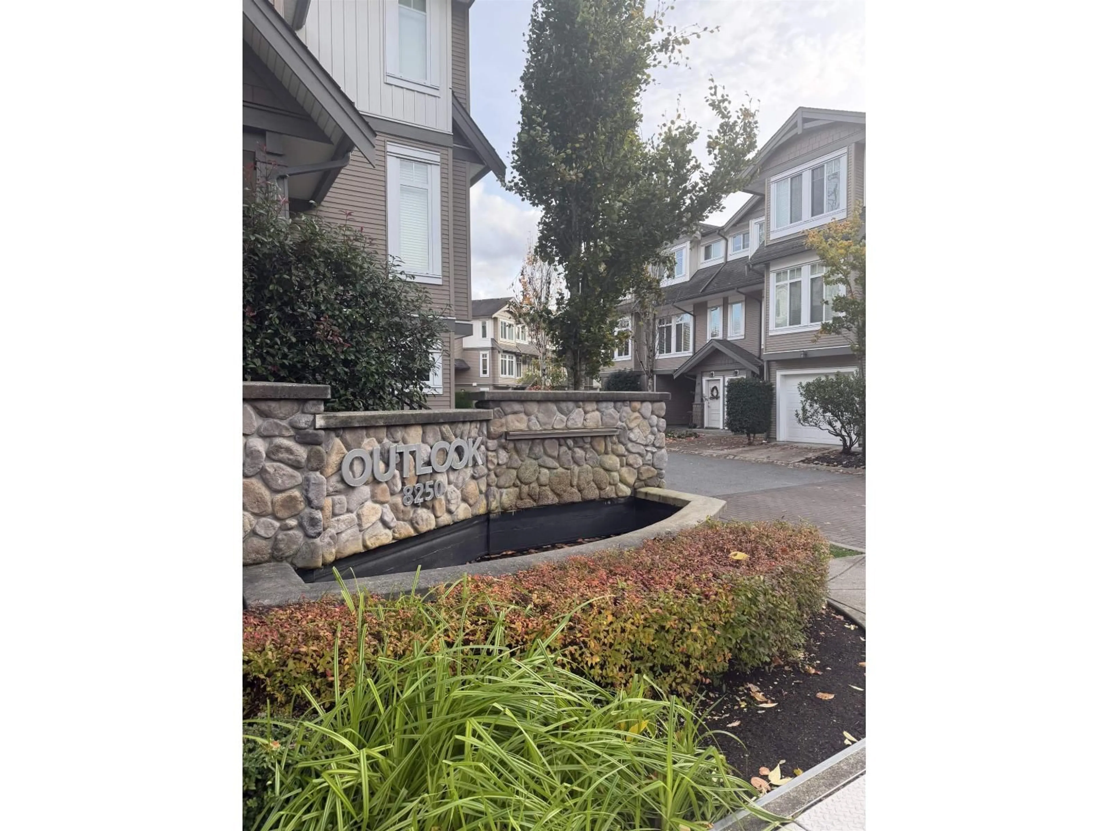 Patio, street for 61 - 8250 209B, Langley British Columbia V2Y0J7