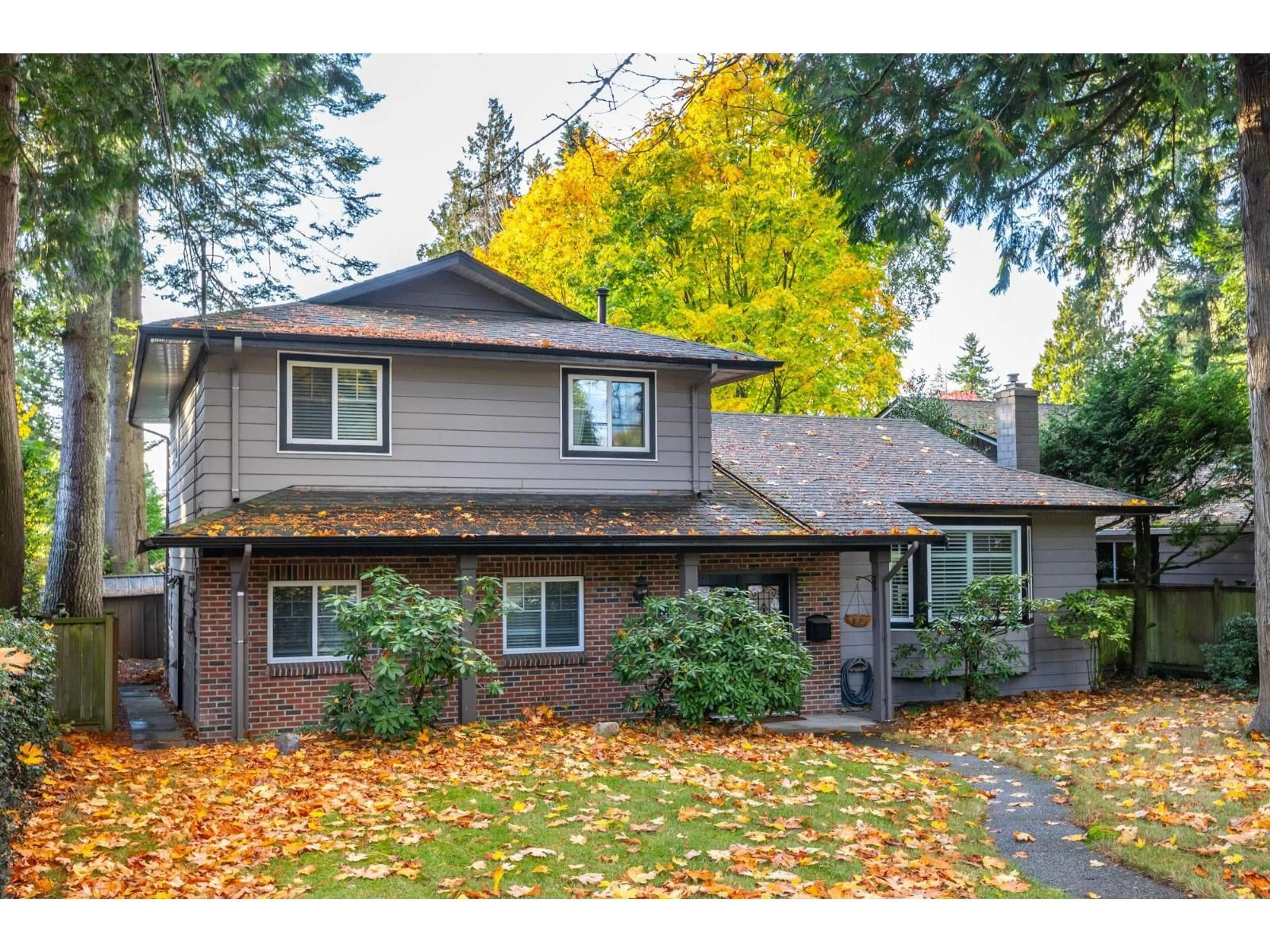 Home with vinyl exterior material, street for 2183 128, Surrey British Columbia V4A3V7