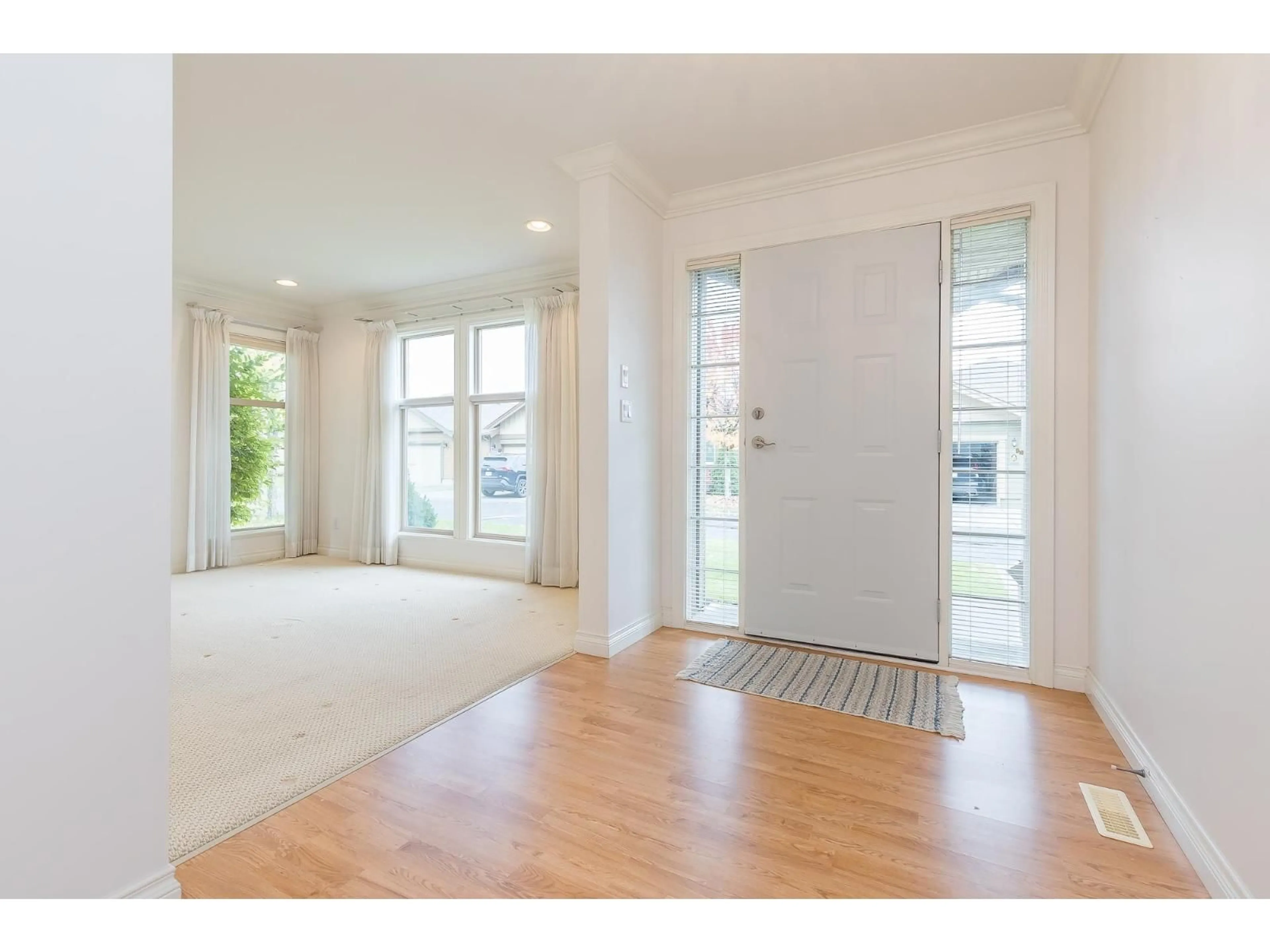 Indoor entryway for 86 - 46000 THOMAS ROAD, Chilliwack British Columbia V2R5W6