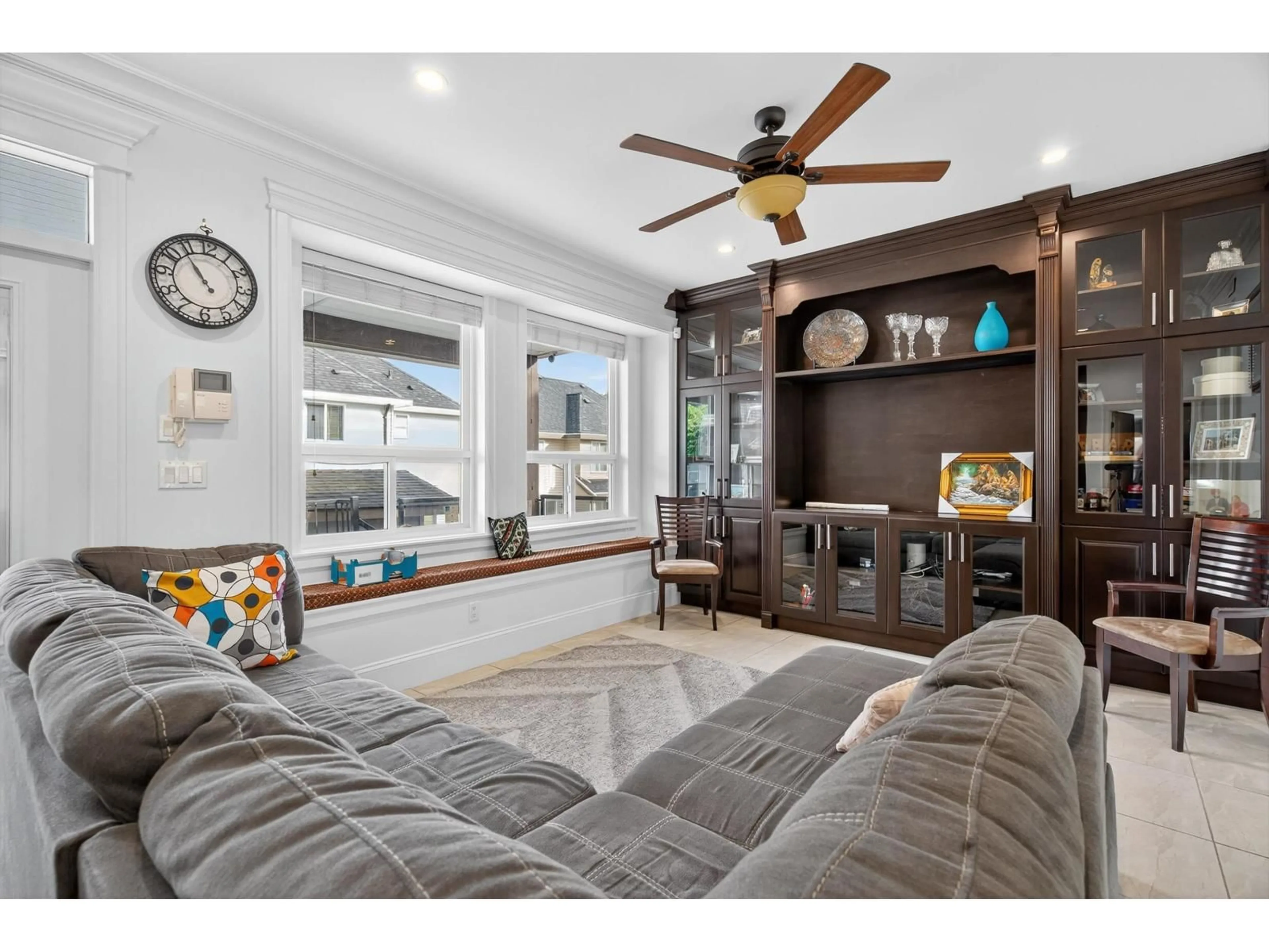 Living room with furniture, unknown for 13255 62, Surrey British Columbia V3X2H7