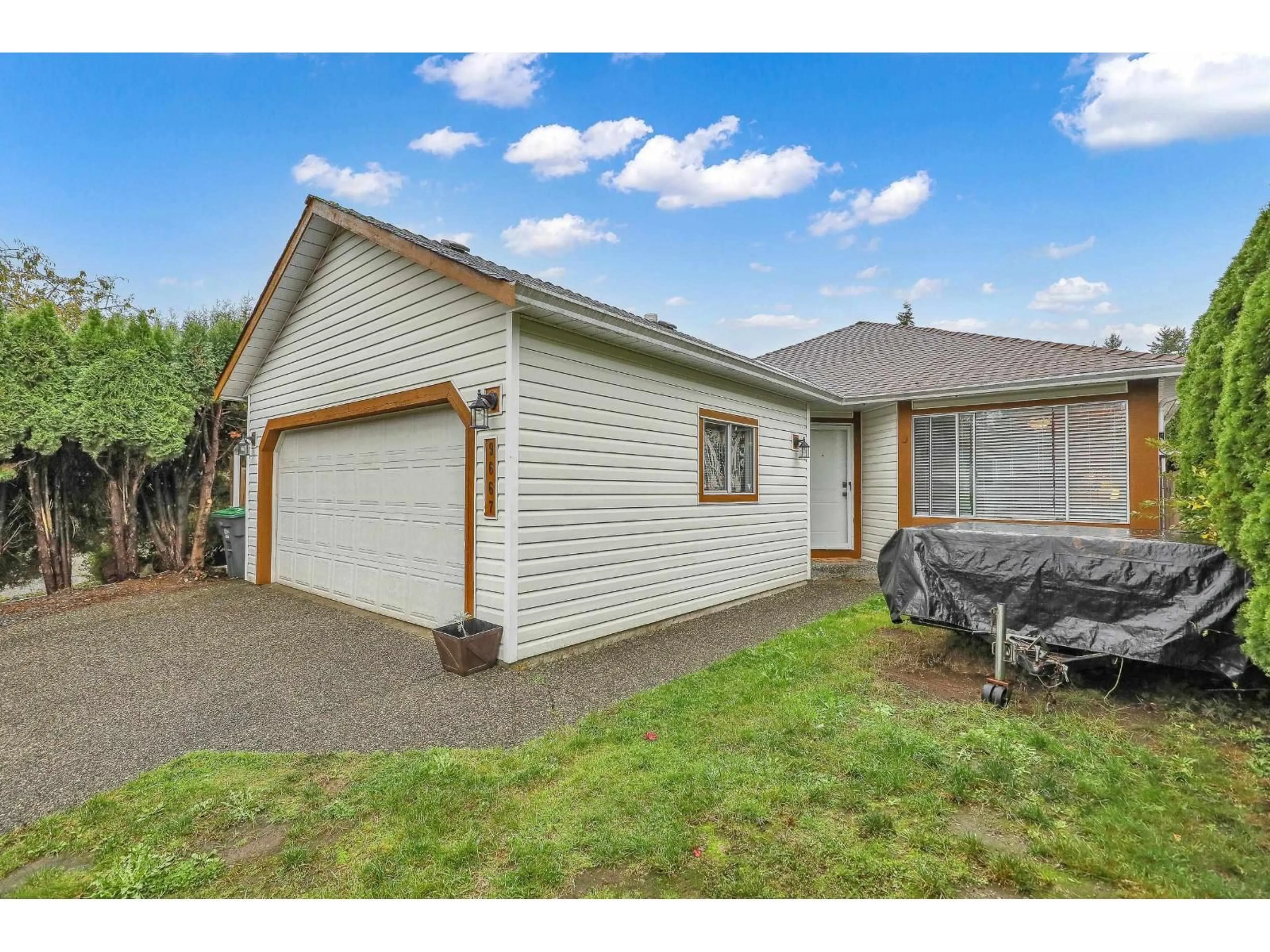 Unknown for 9667 151B, Surrey British Columbia V3R9W7