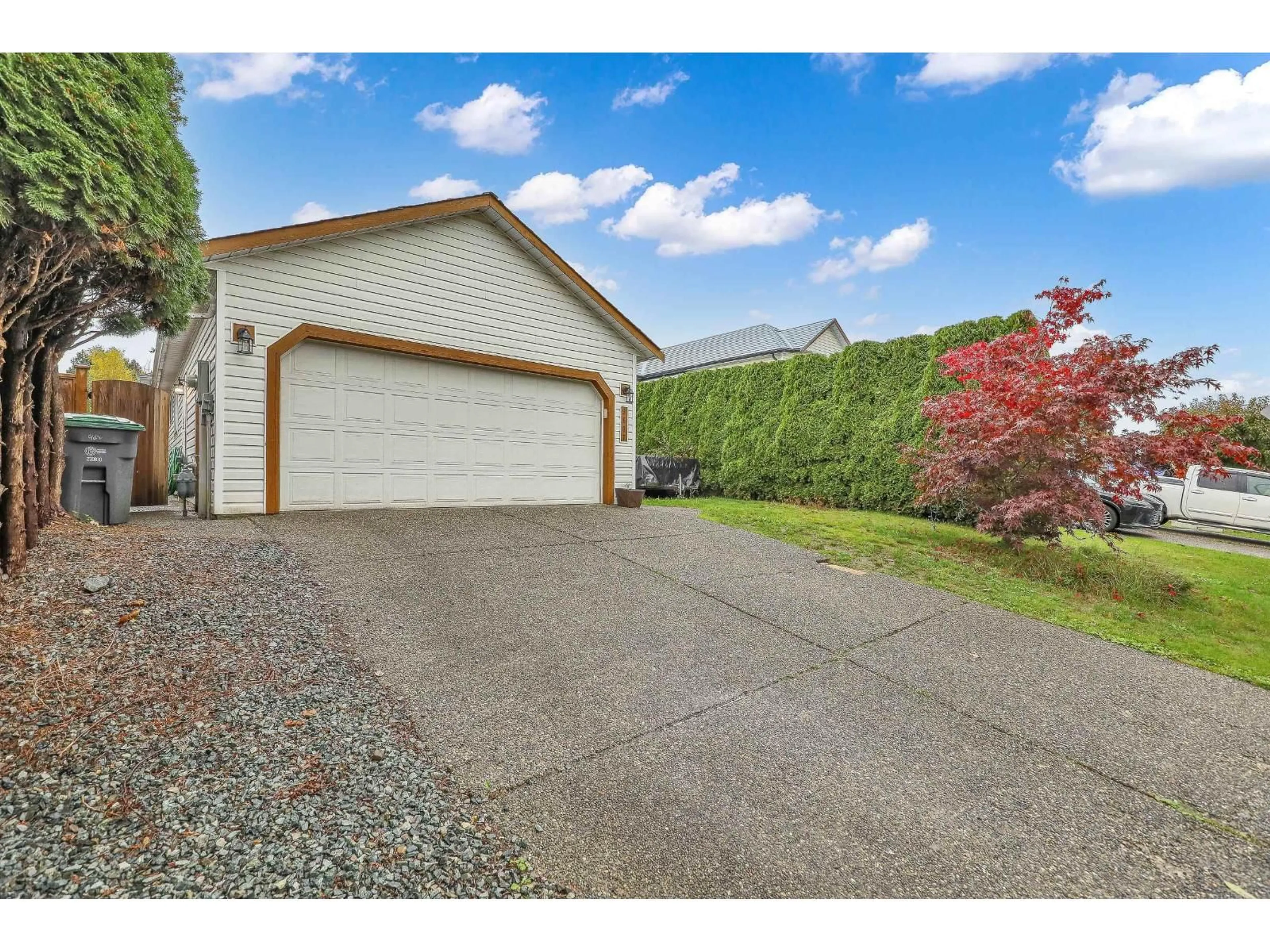 Indoor garage for 9667 151B, Surrey British Columbia V3R9W7