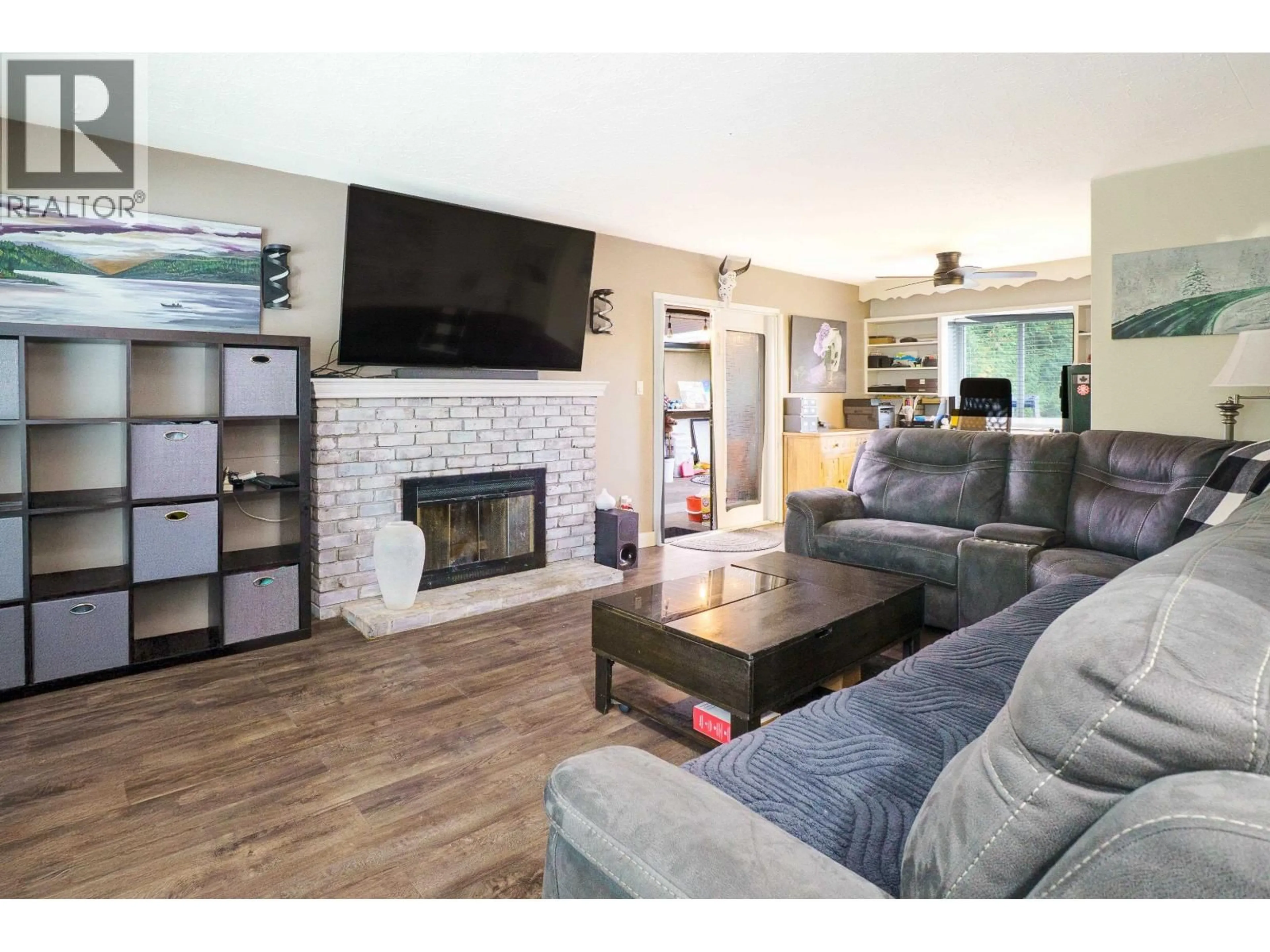 Living room with furniture, wood/laminate floor for 12250 218 STREET, Maple Ridge British Columbia V2X5M5