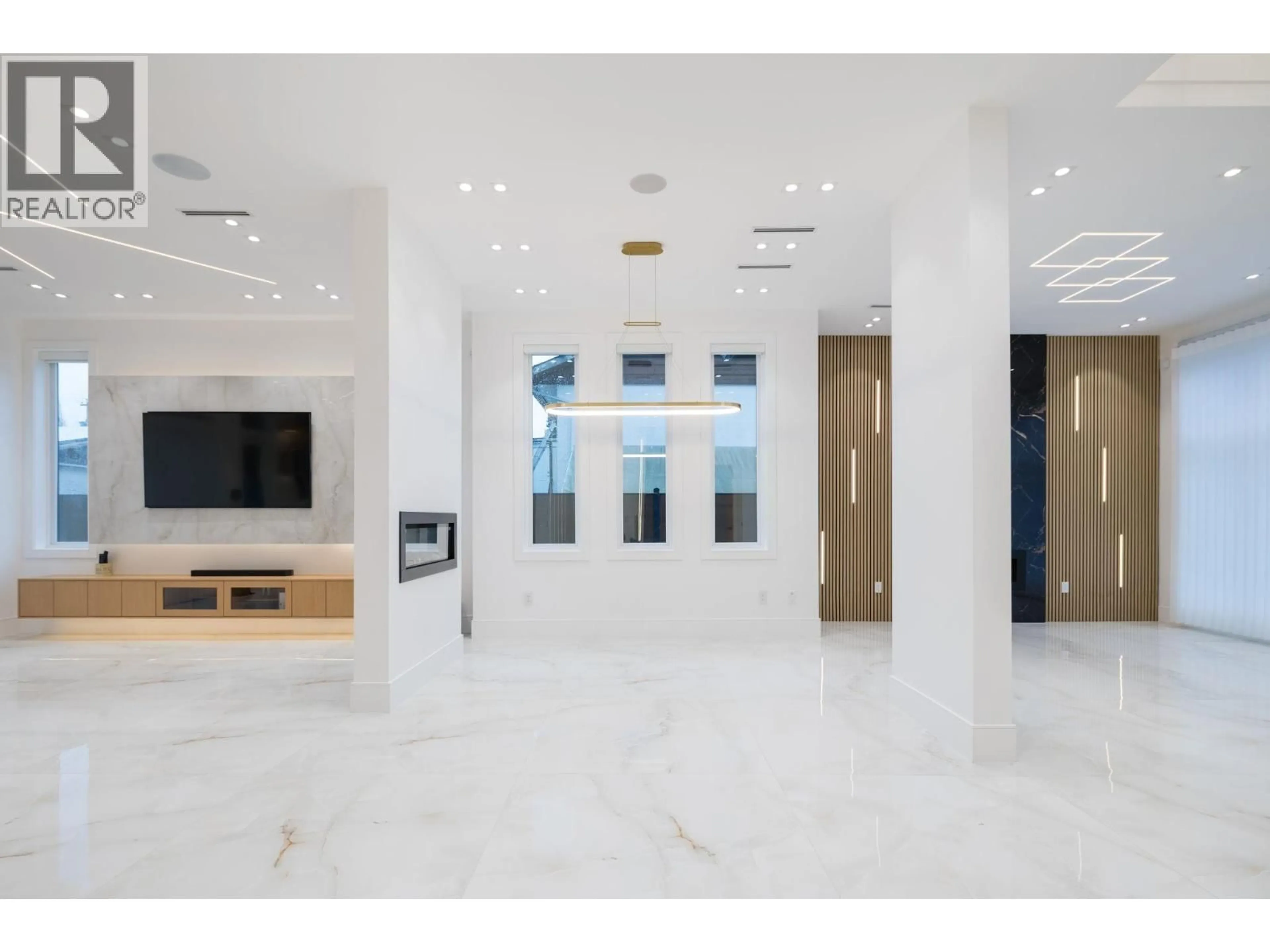 Unknown for 5385 SHELBY COURT, Burnaby British Columbia V5G1V3