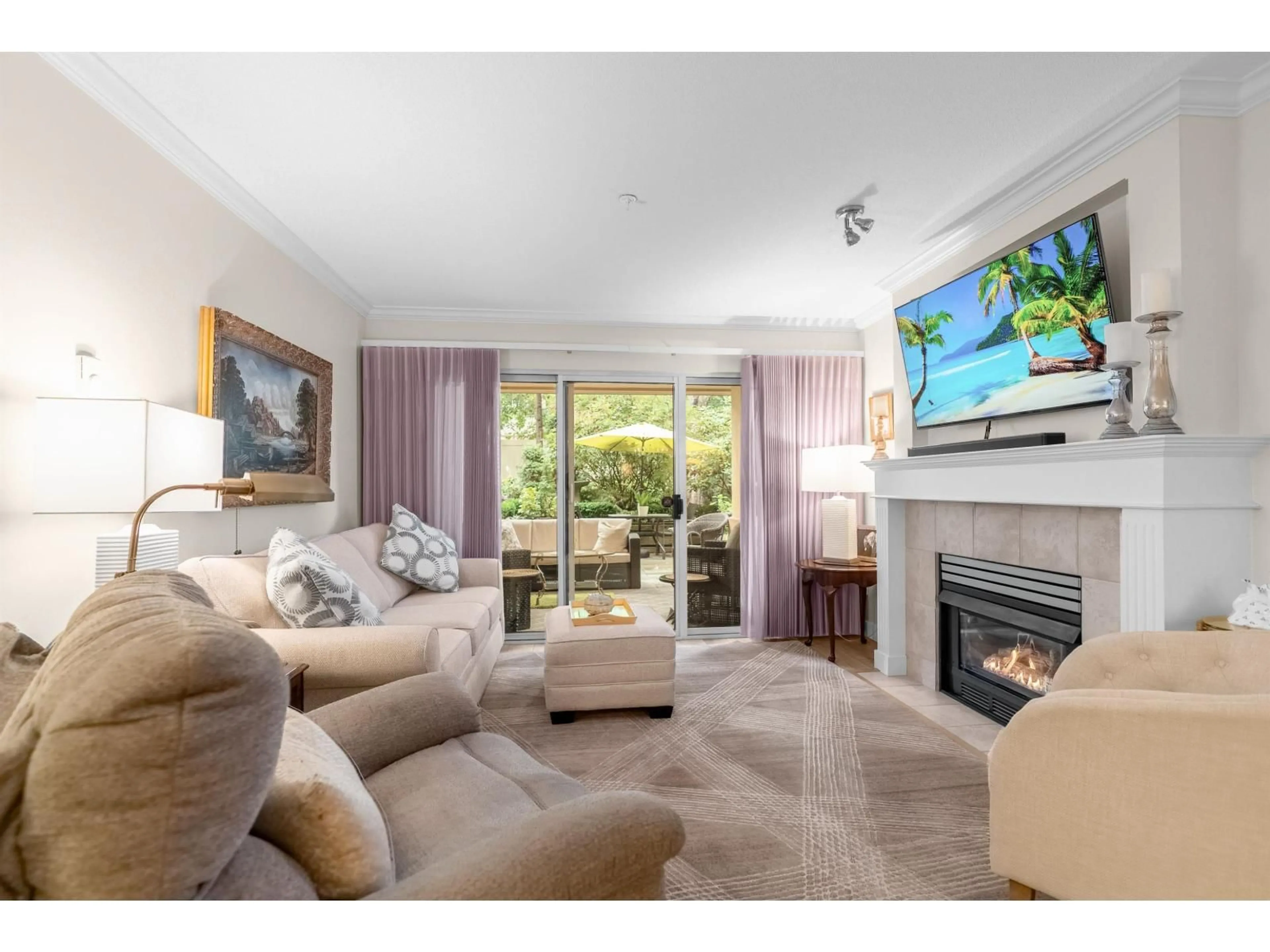 Living room with furniture, unknown for 103 - 15155 22, Surrey British Columbia V4A9T4