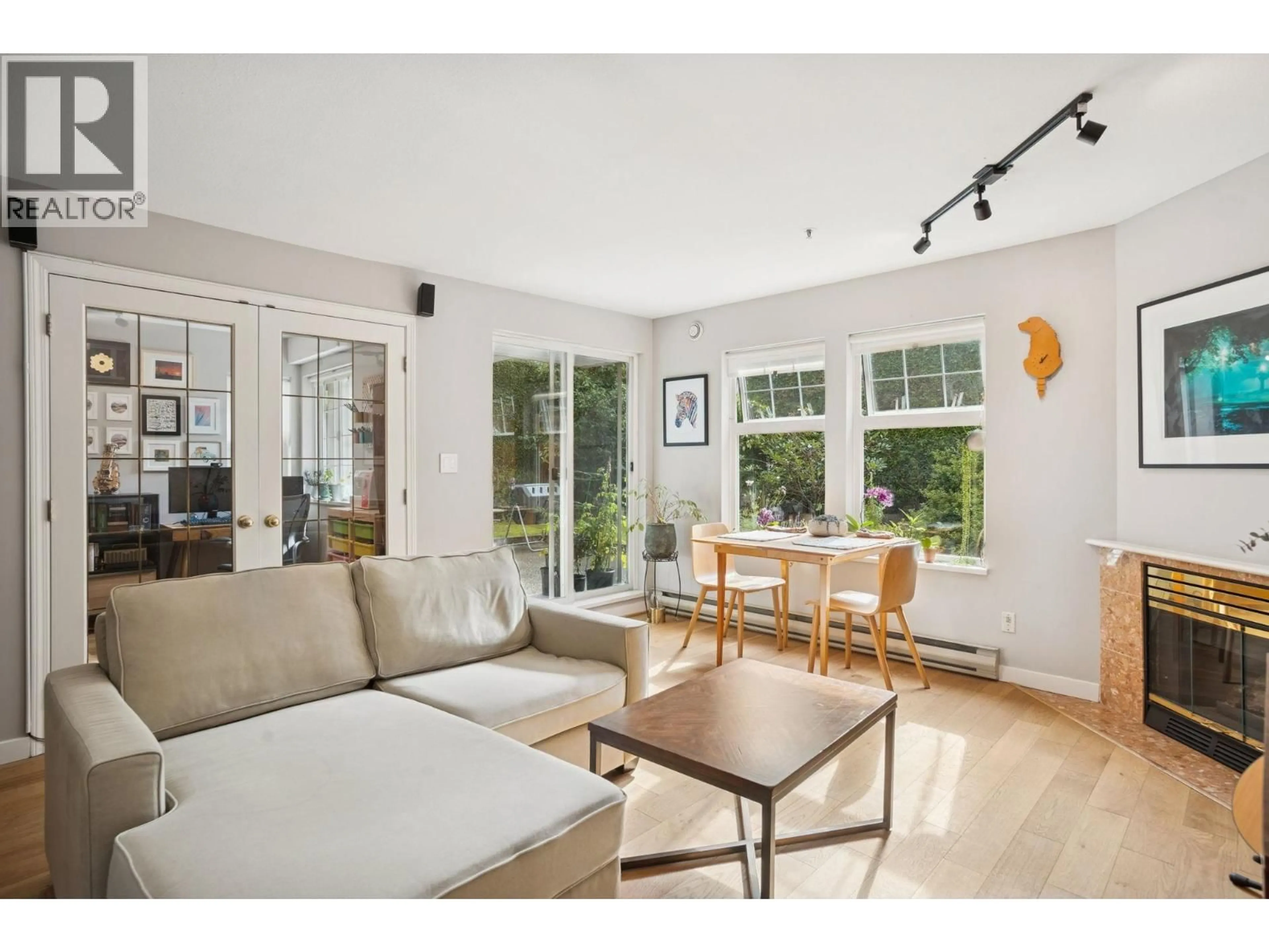 Living room with furniture, unknown for 103 - 3199 WILLOW STREET, Vancouver British Columbia V5Z4L5