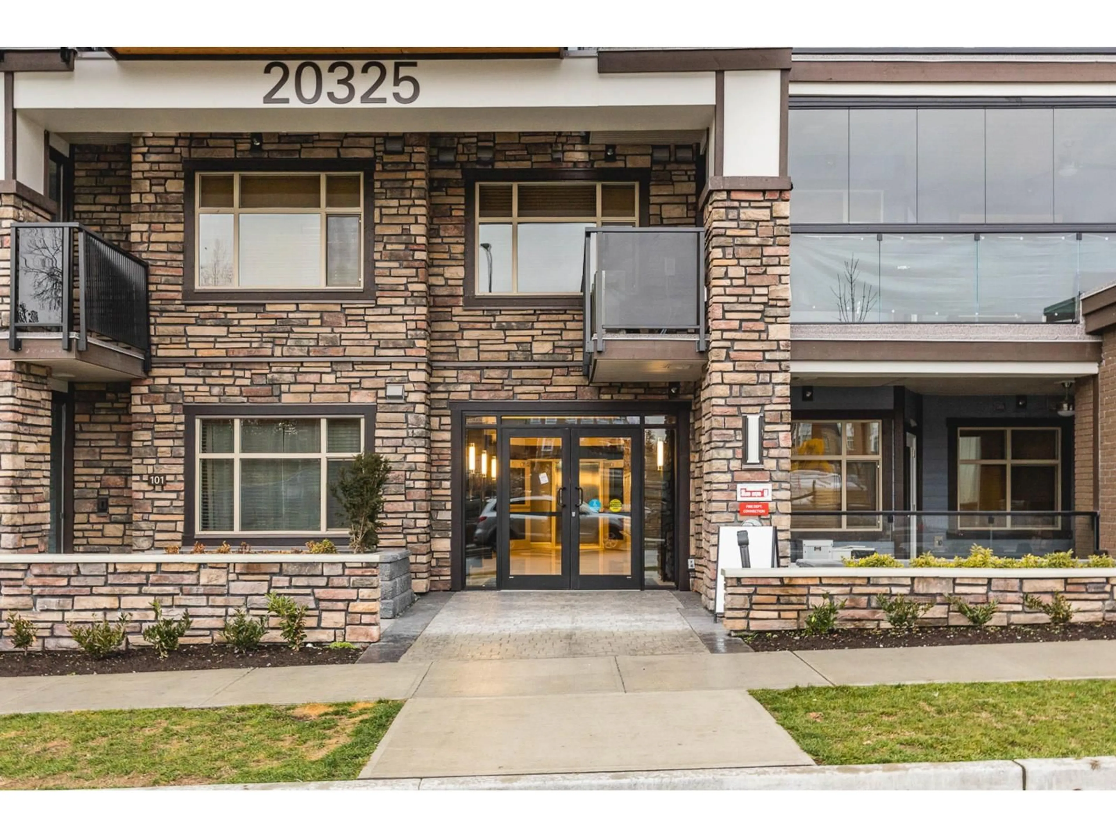 Unknown for 213 - 20325 85, Langley British Columbia V2Y2C2