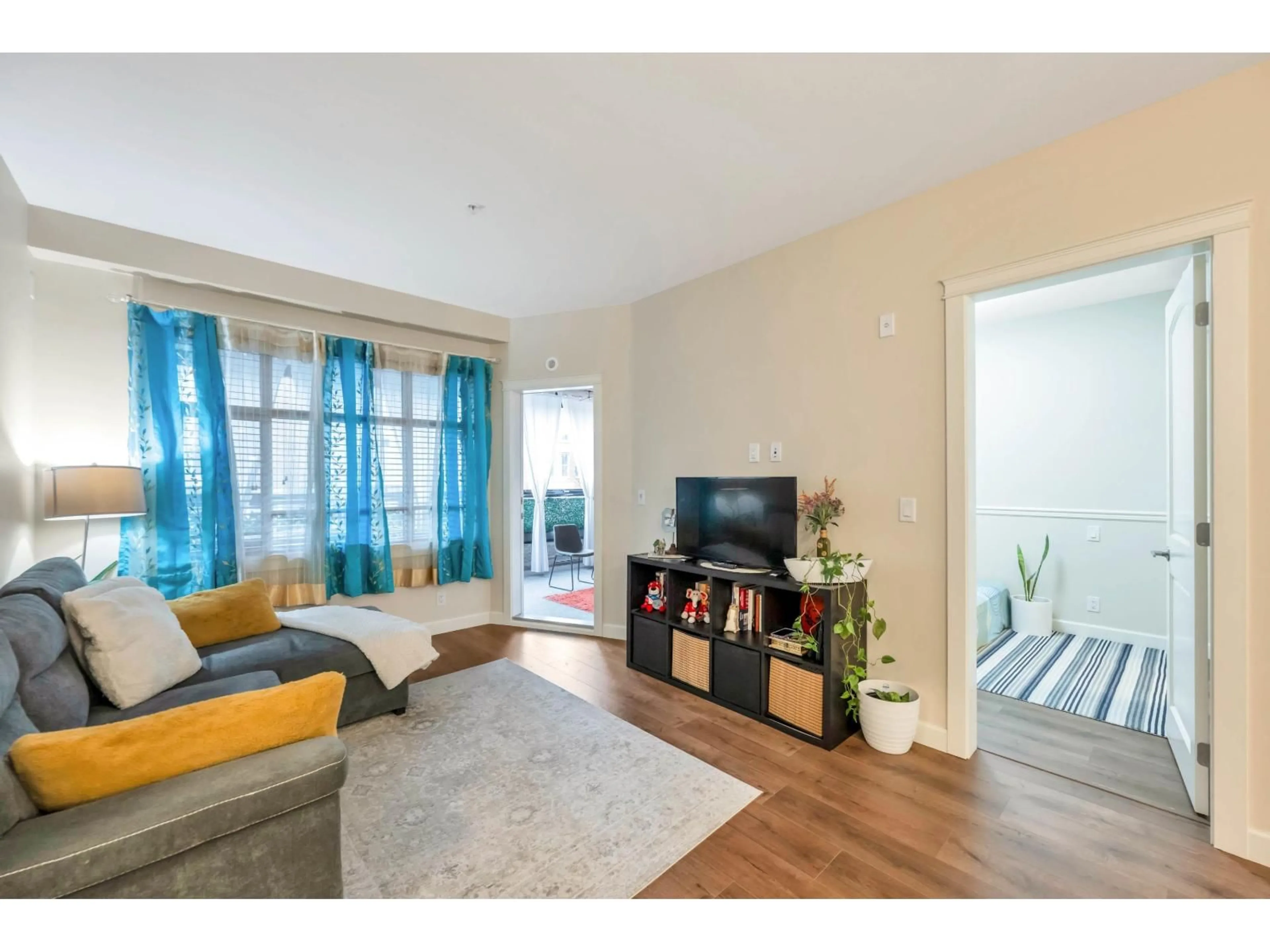 Living room with furniture, unknown for 213 - 20325 85, Langley British Columbia V2Y2C2