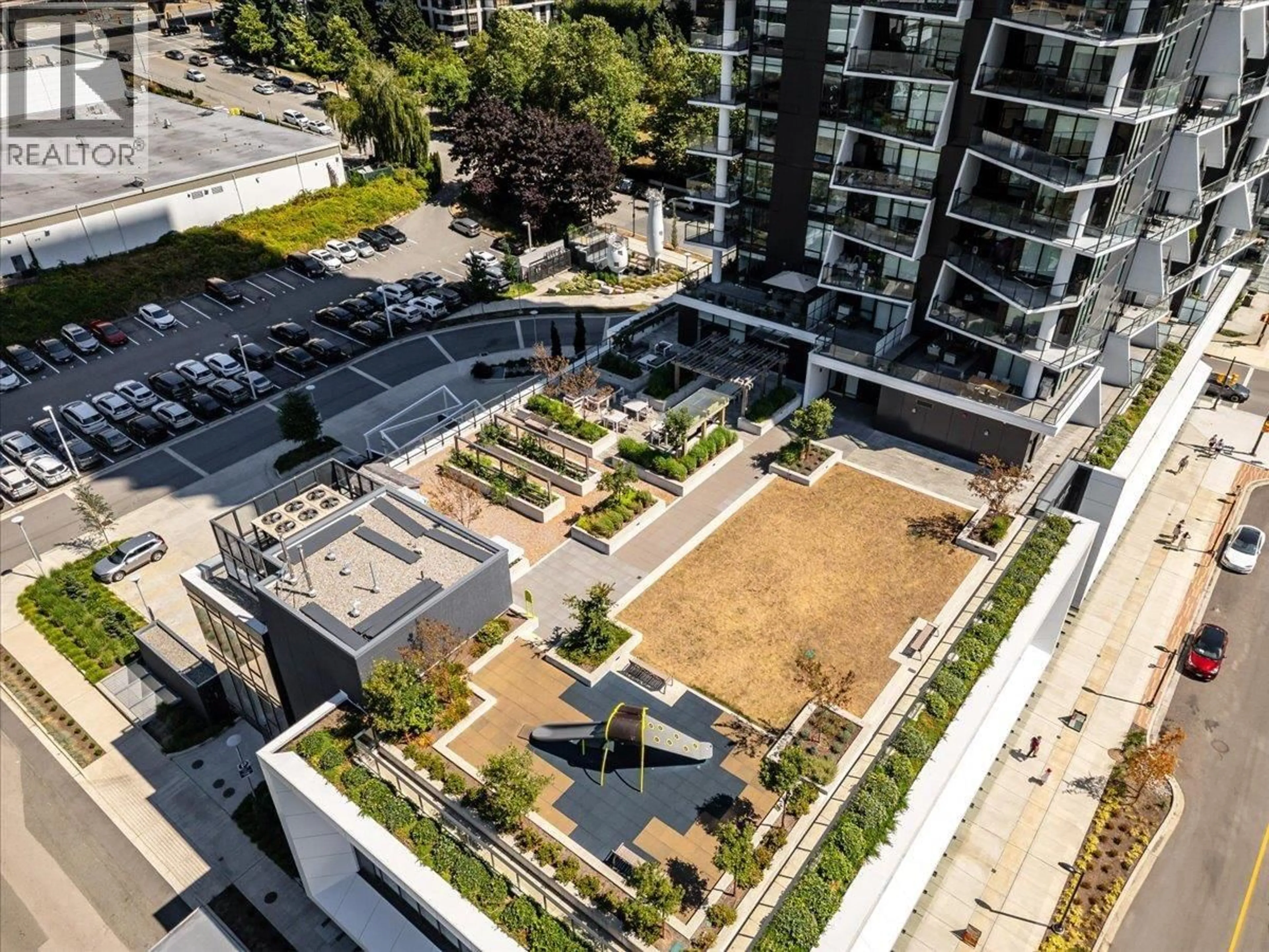 A pic from outside/outdoor area/front of a property/back of a property/a pic from drone, city buildings view from balcony for 502 - 2181 MADISON AVENUE, Burnaby British Columbia V5C0N4