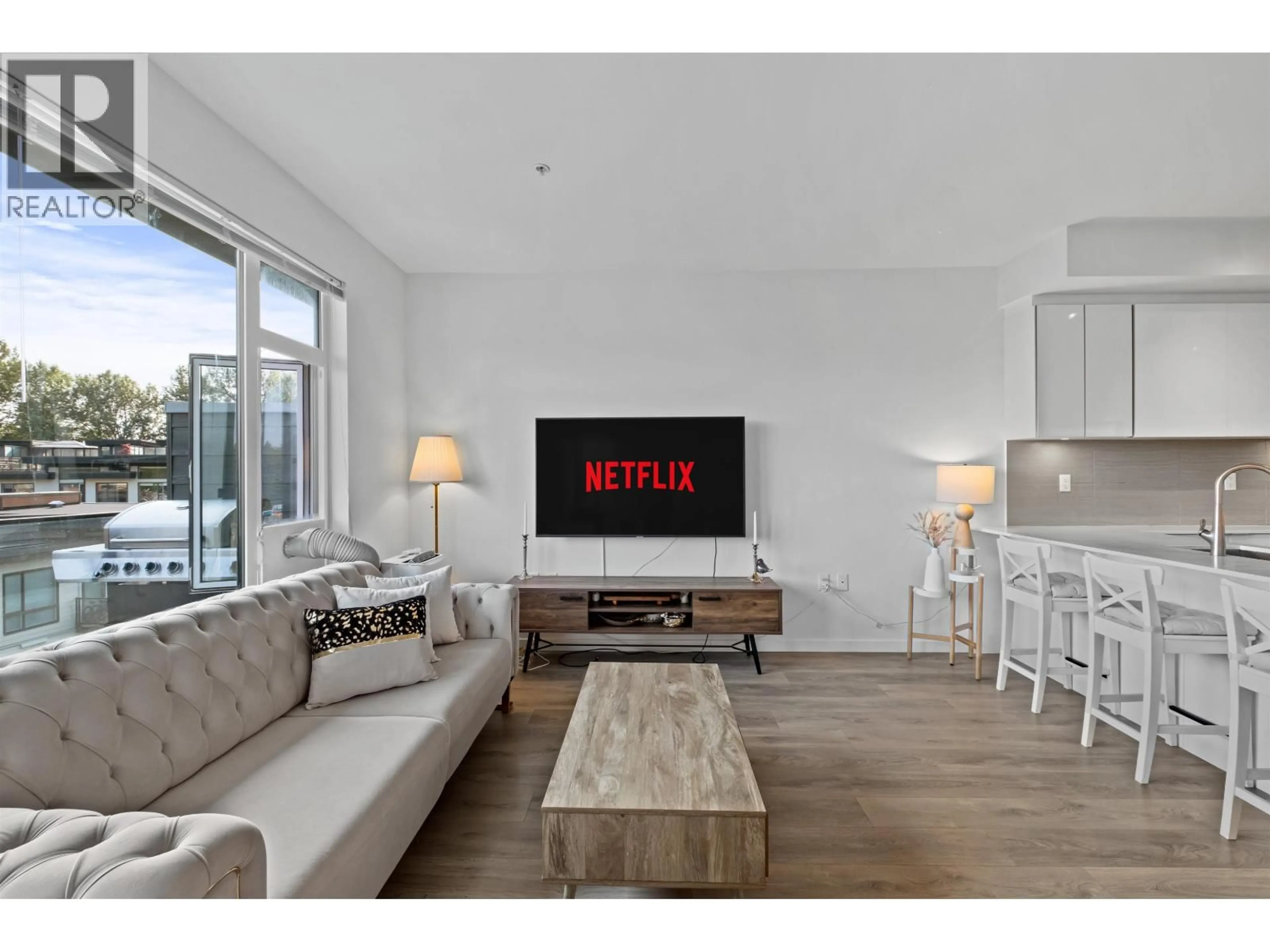 Living room with furniture, unknown for 505 - 725 MARINE DRIVE, North Vancouver British Columbia V7M0G2