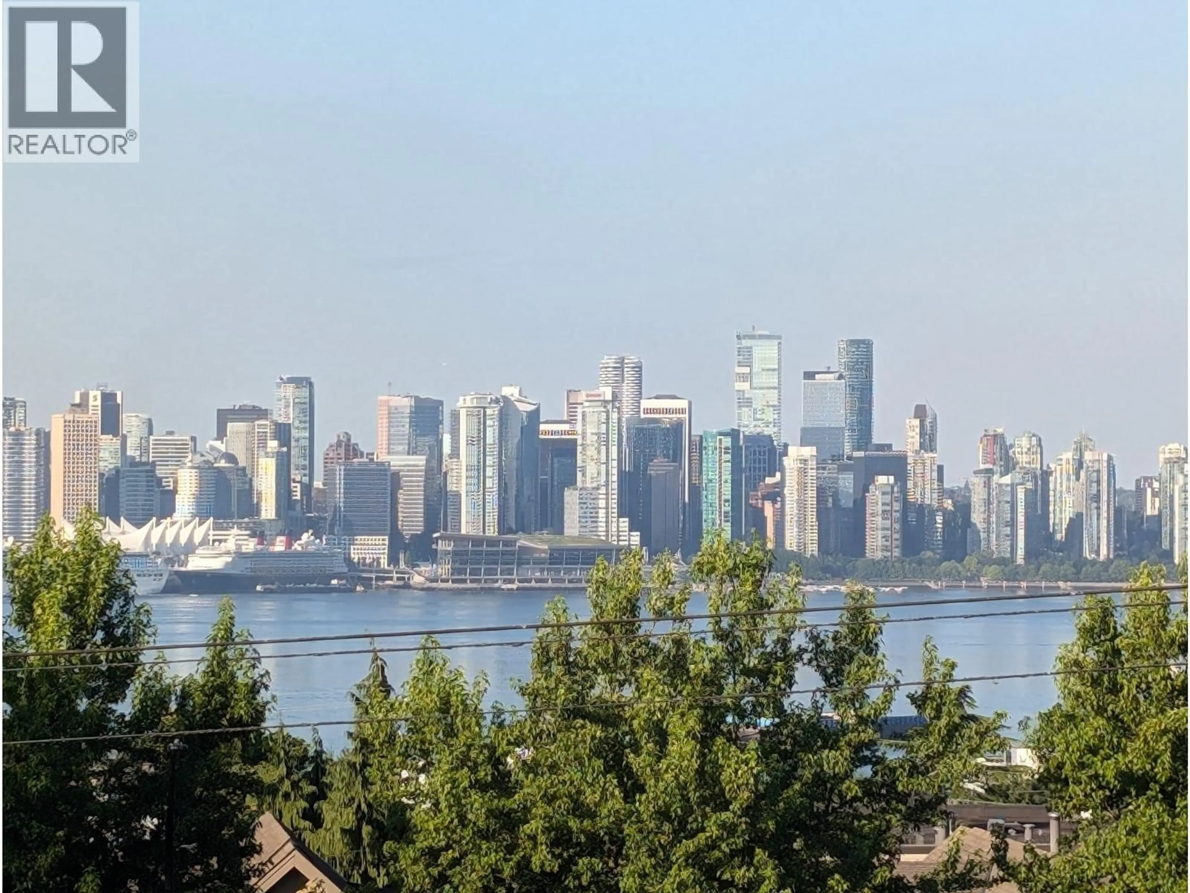 Blurry image for 255 6TH STREET, North Vancouver British Columbia V7M1K7