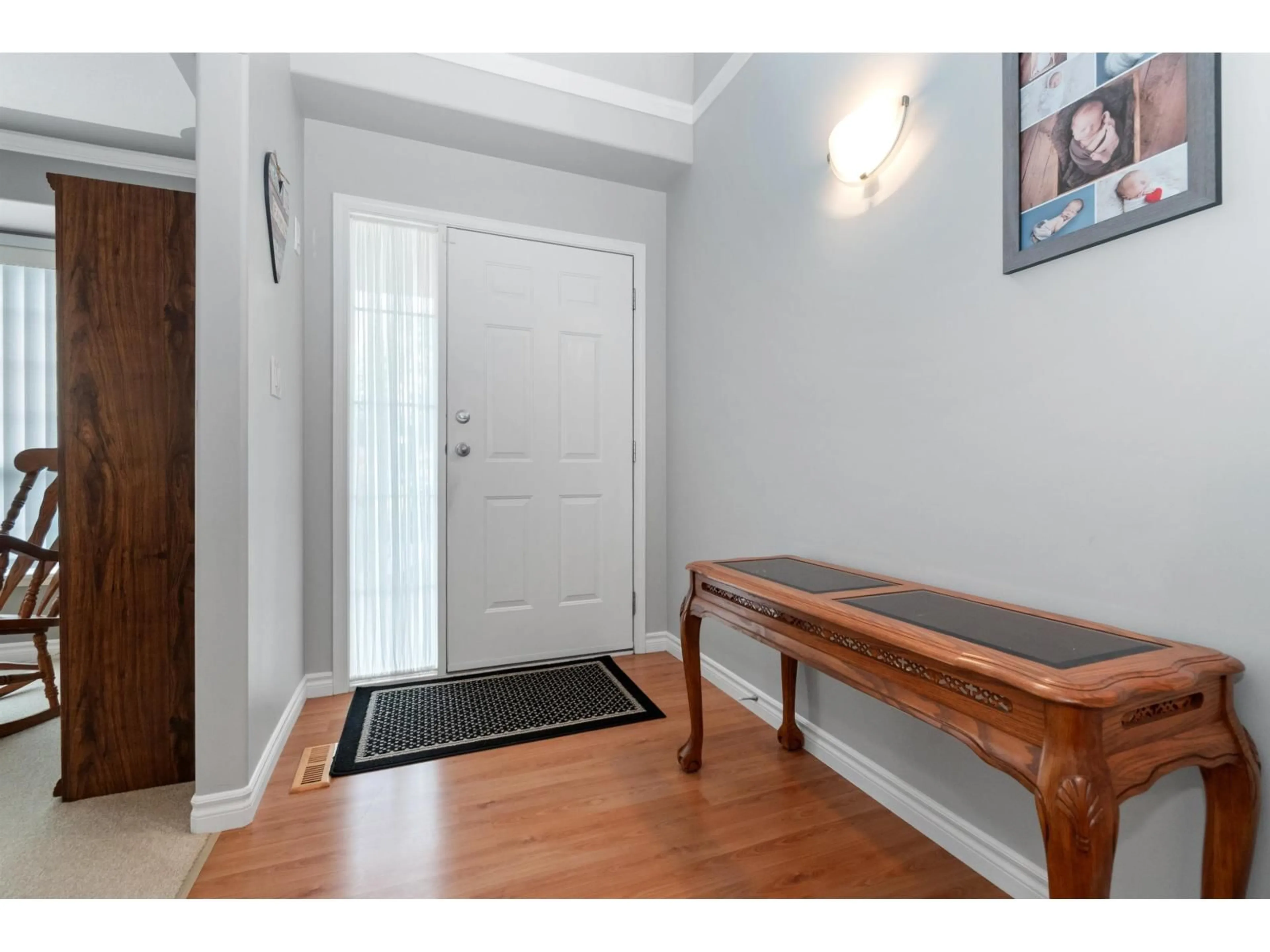 Indoor entryway for 44864 KIM PLACE, Chilliwack British Columbia V2R3K3