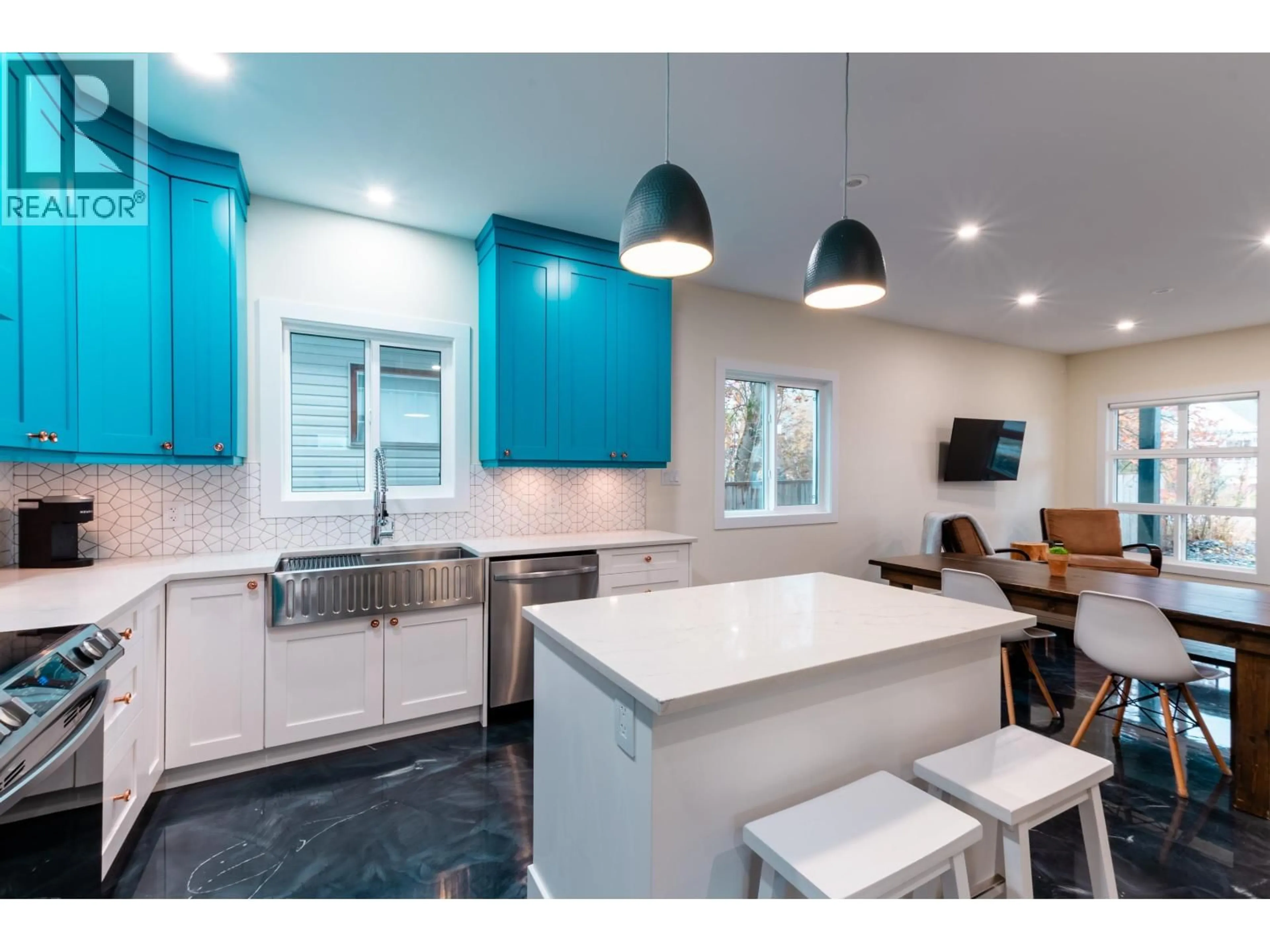 Contemporary kitchen, unknown for 2170 ROSS CRESCENT, Prince George British Columbia V2M1Y7