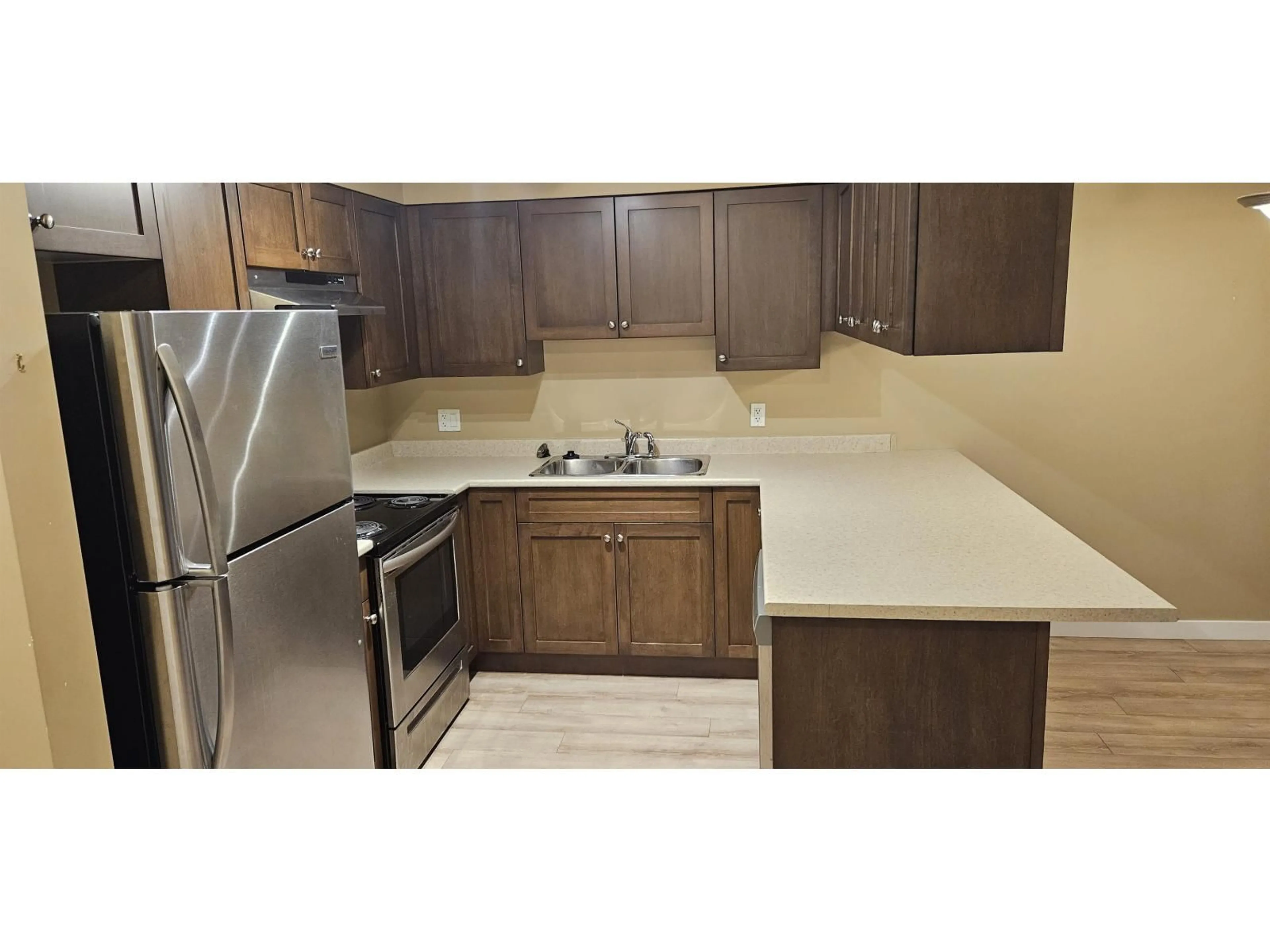 Standard kitchen, unknown for 310 - 33960 OLD YALE, Abbotsford British Columbia V2S2J9