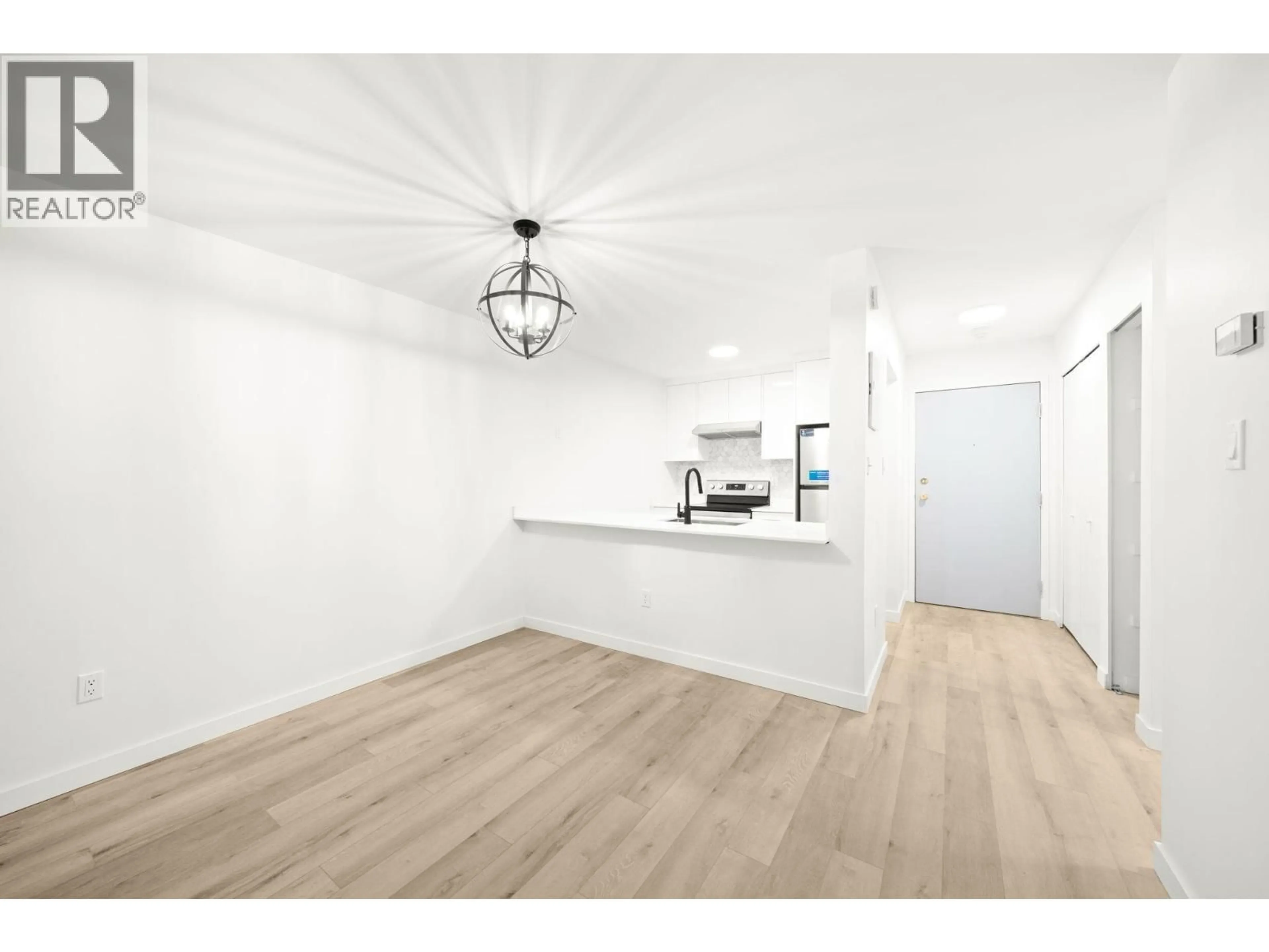 Unknown for 207 - 360 2ND STREET, North Vancouver British Columbia V7L4N6