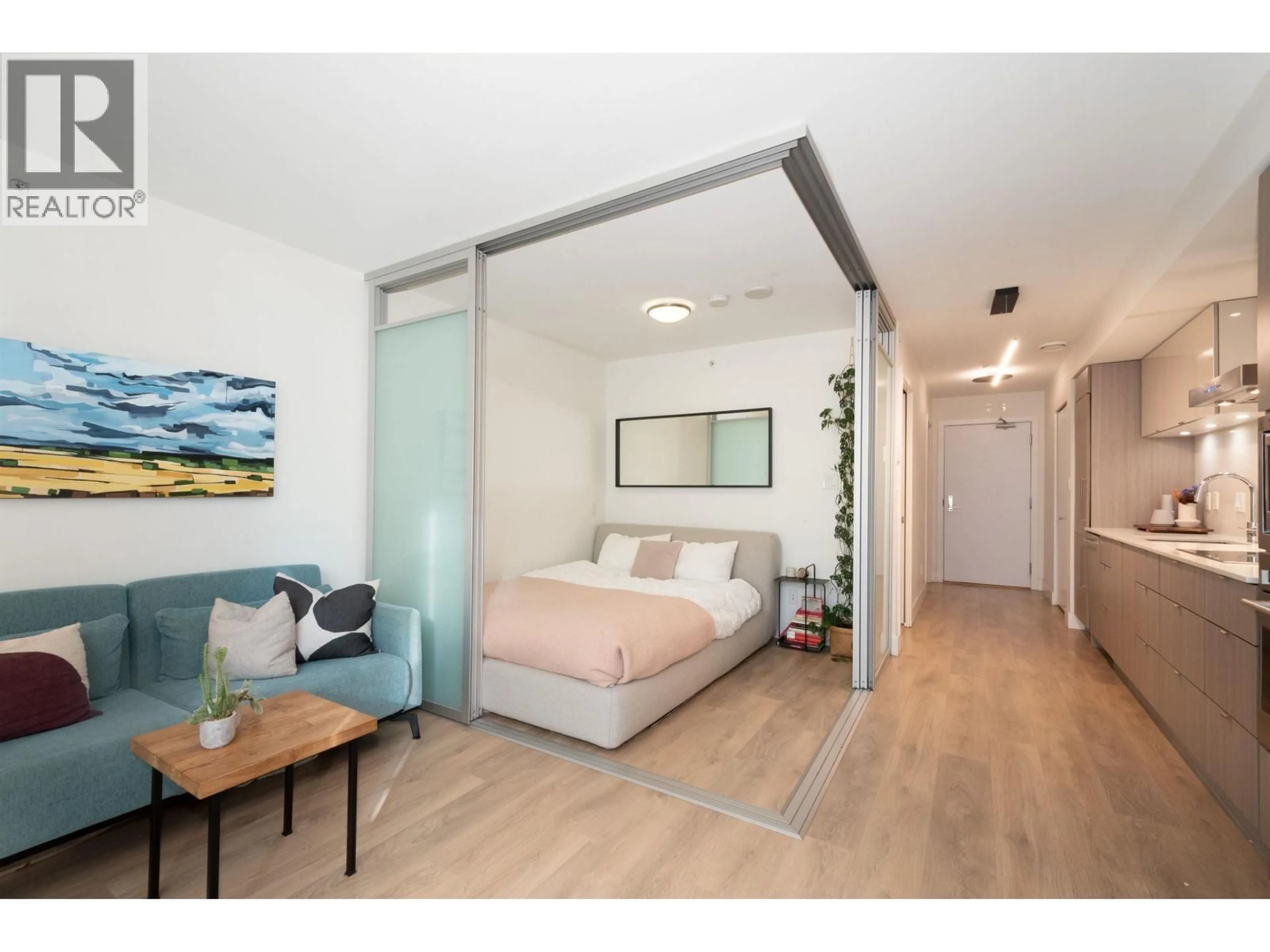 Indoor entryway for 208 - 1788 COLUMBIA STREET, Vancouver British Columbia V5Y0L7