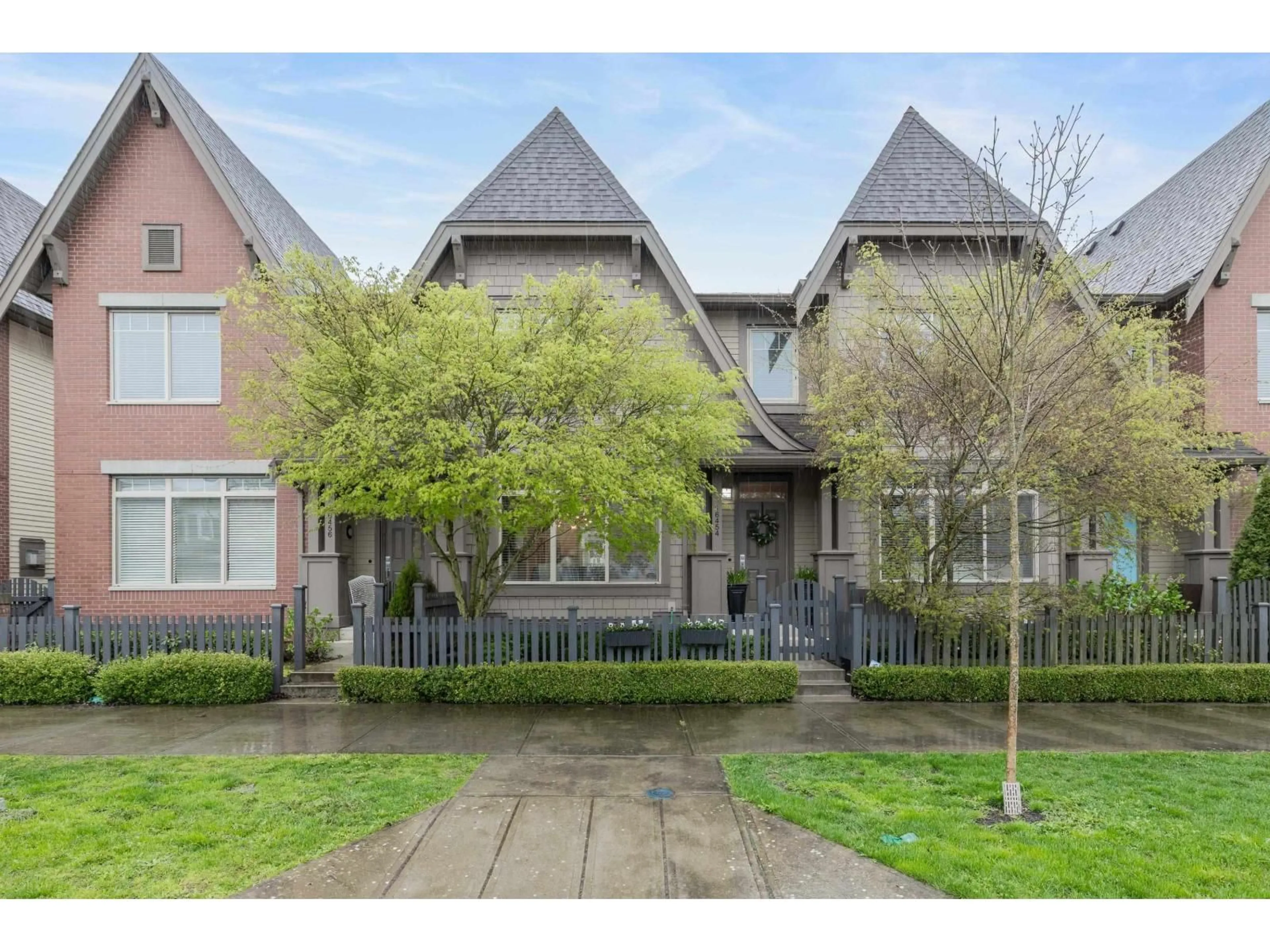 Unknown for 16454 25, Surrey British Columbia V3Z0M8